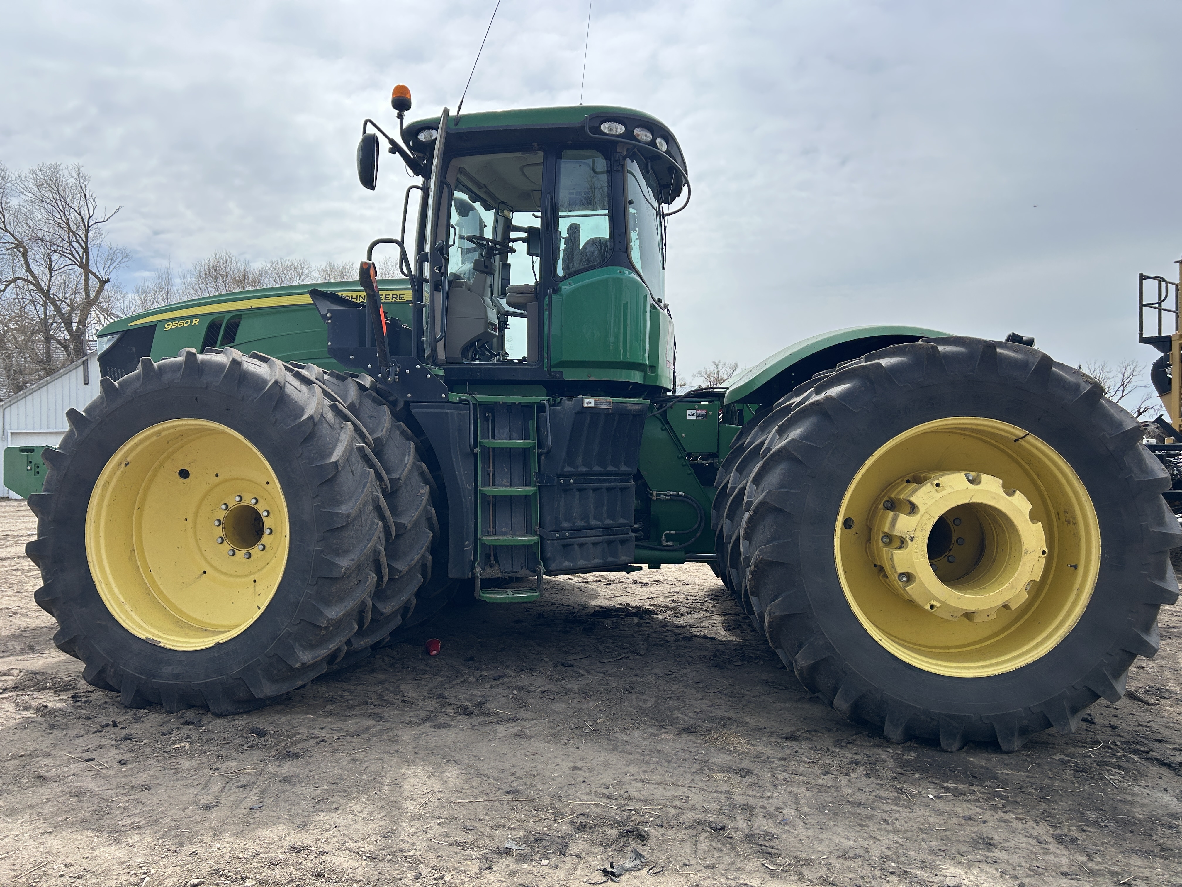 2013 John Deere 9560R Tractor 4WD