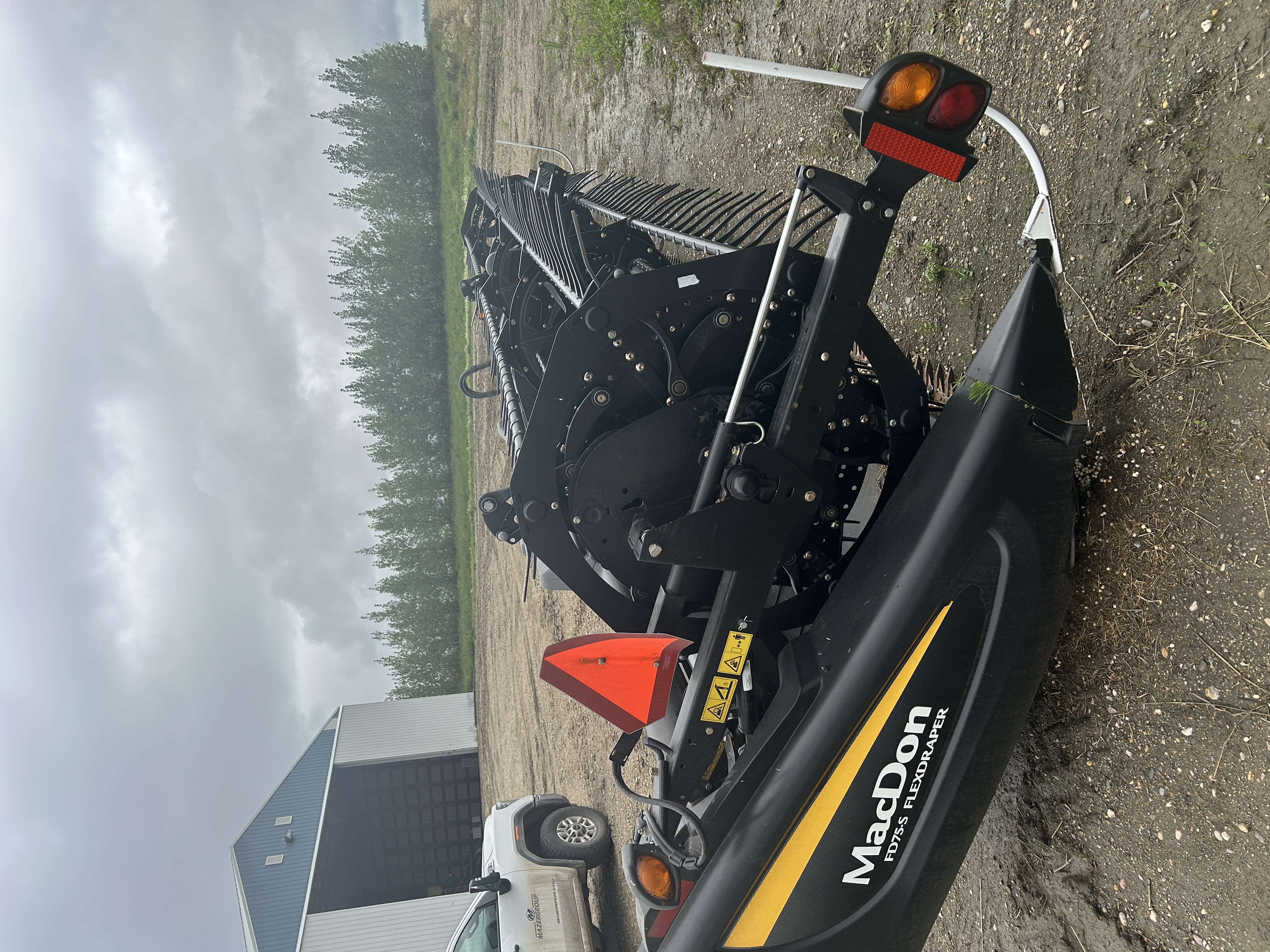 2016 MacDon FD75-30 Header Draper Flex