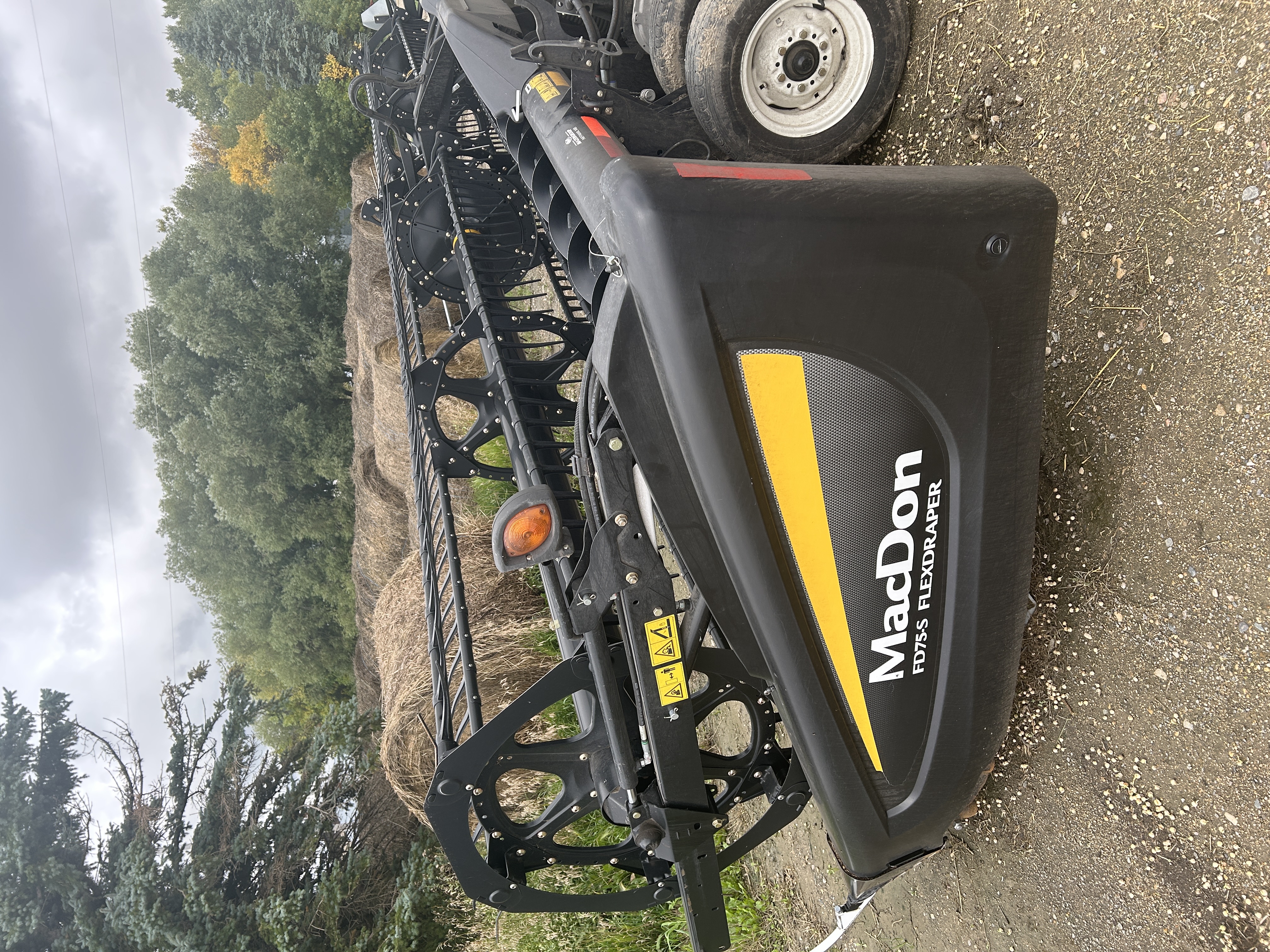 2016 MacDon FD75-30 Header Draper Flex