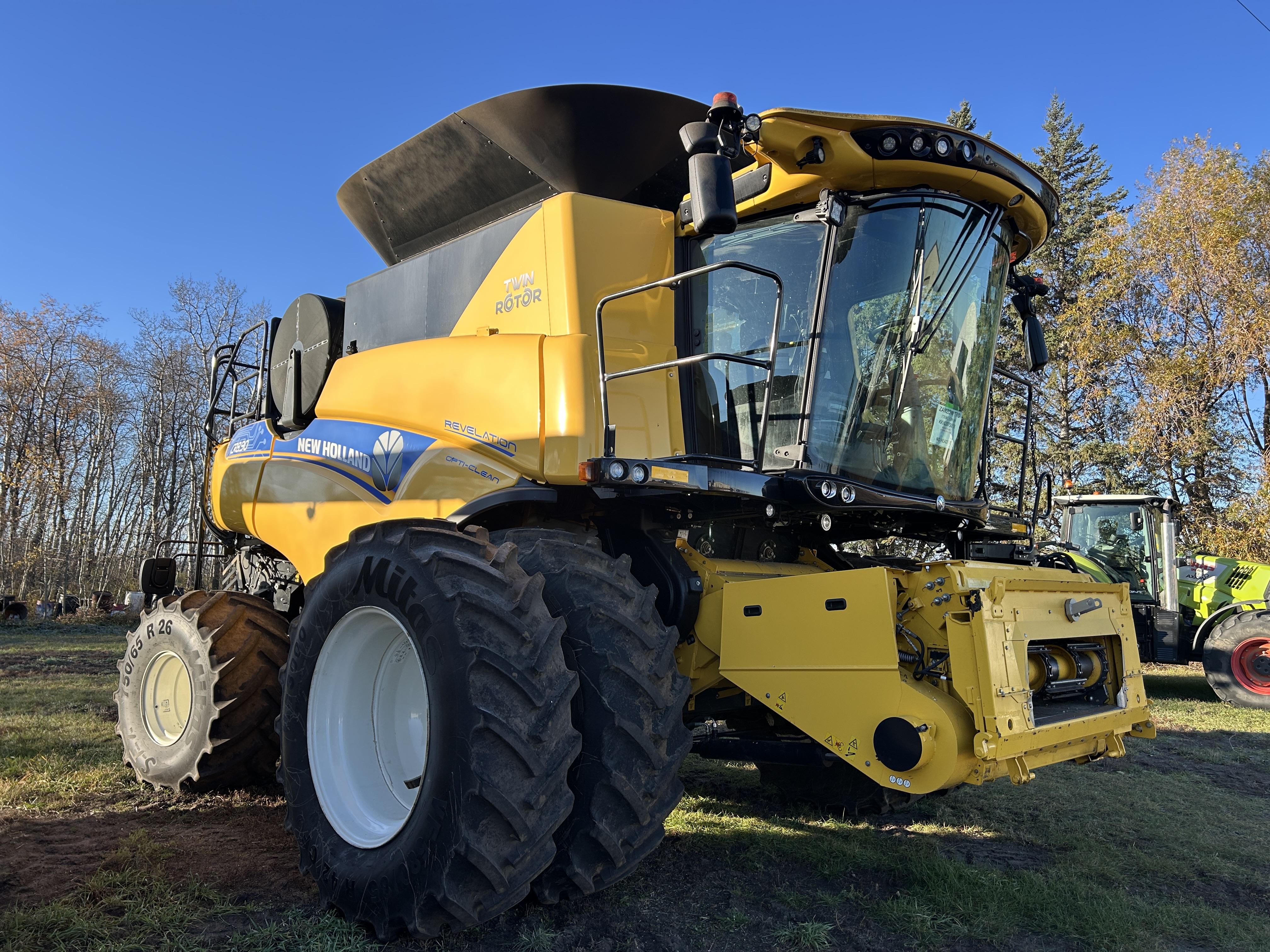 2023 New Holland CR8.90Z Combine