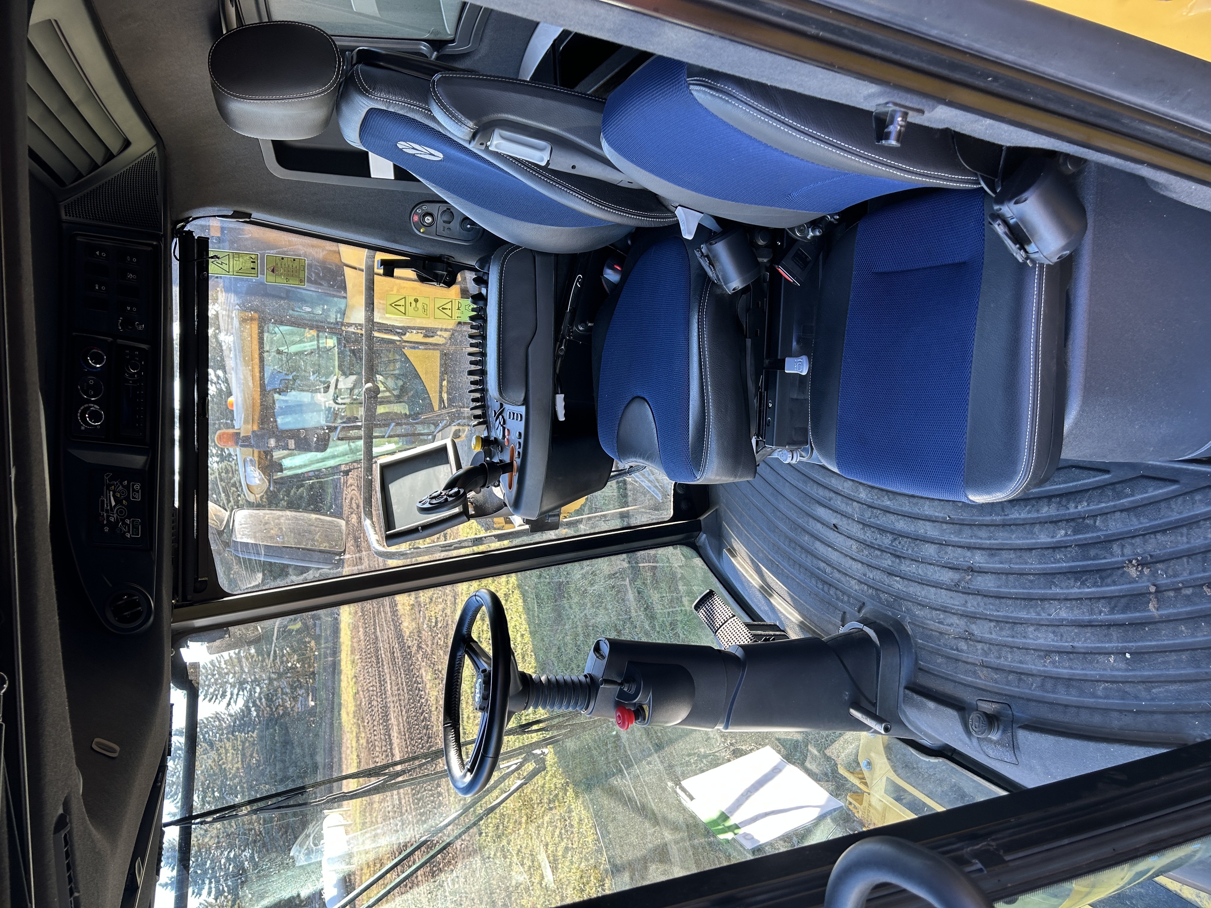 2023 New Holland CR8.90Z Combine