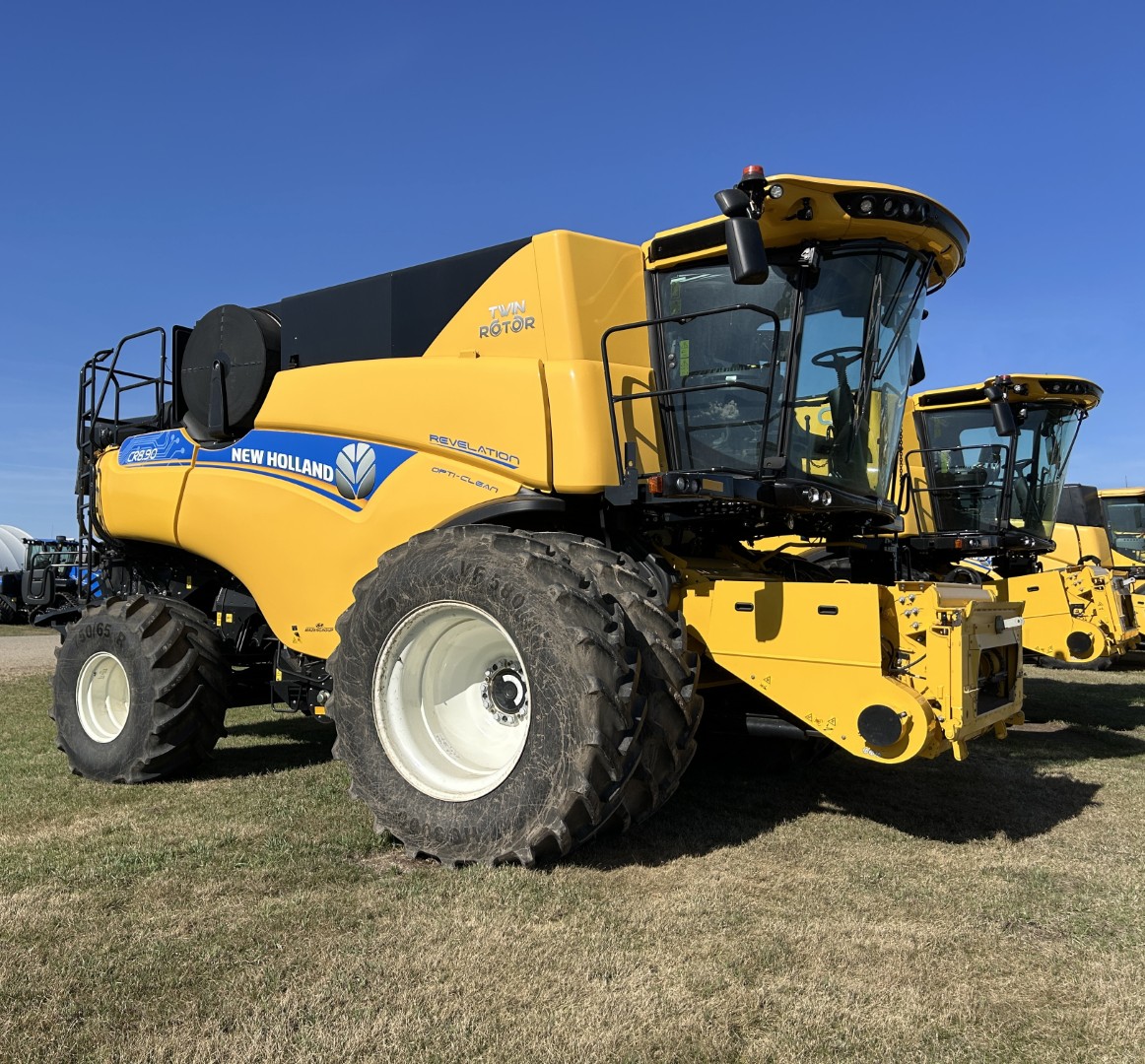 2023 New Holland CR8.90Z Combine