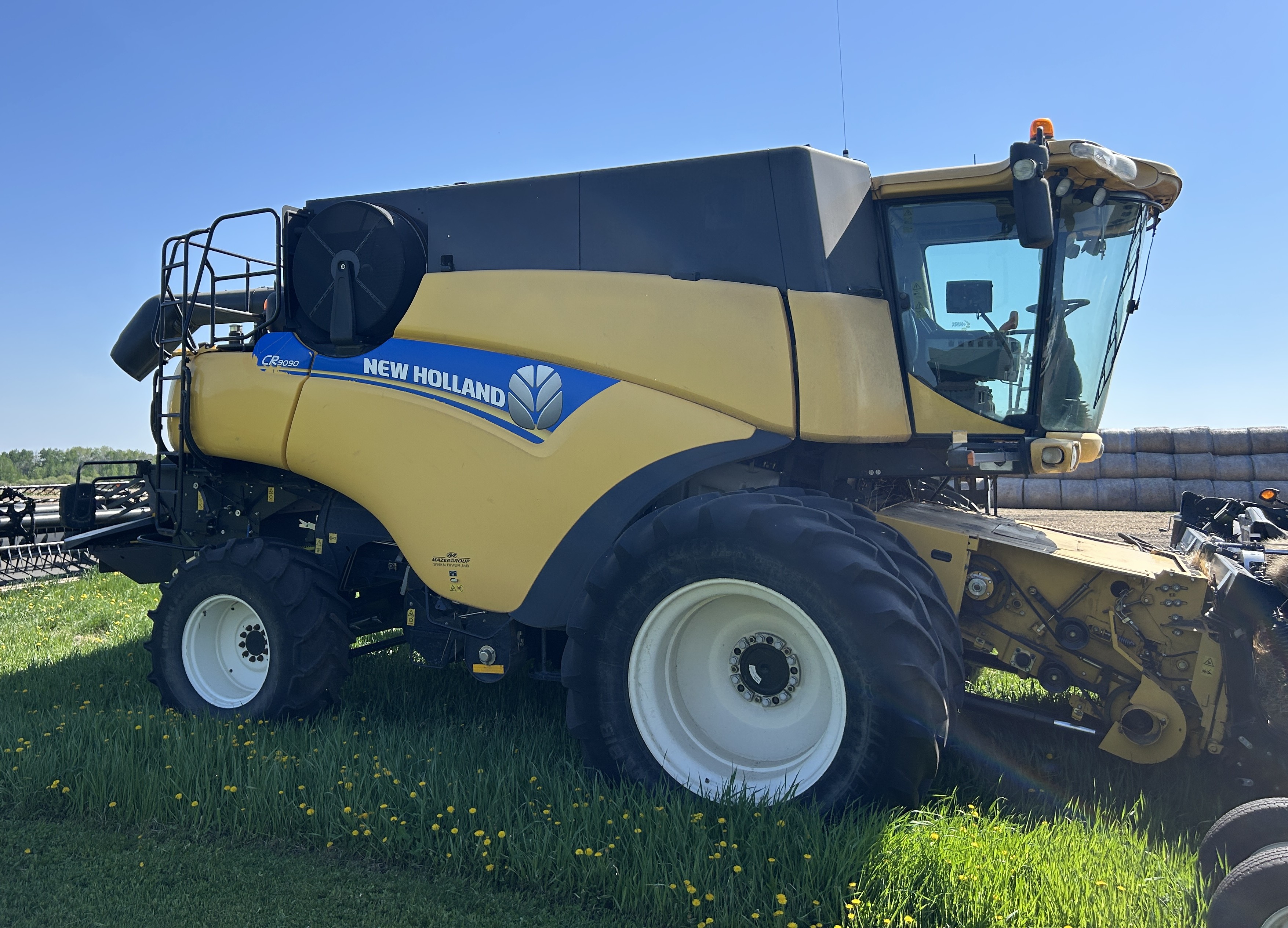2014 New Holland CR9090Z Combine