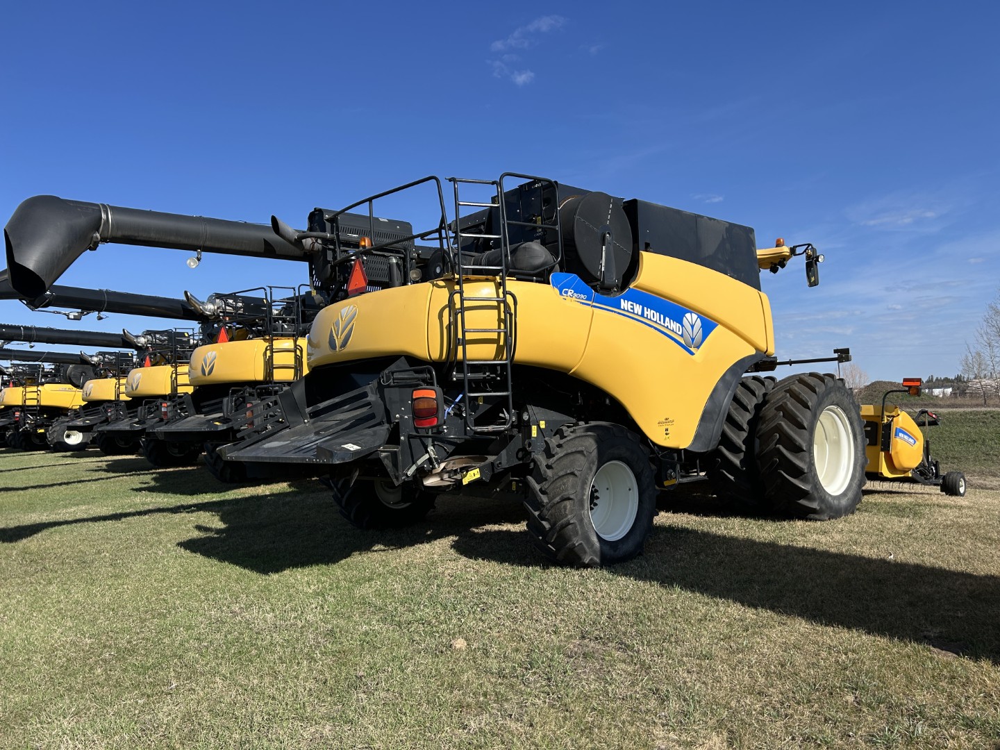 2014 New Holland CR9090Z Combine