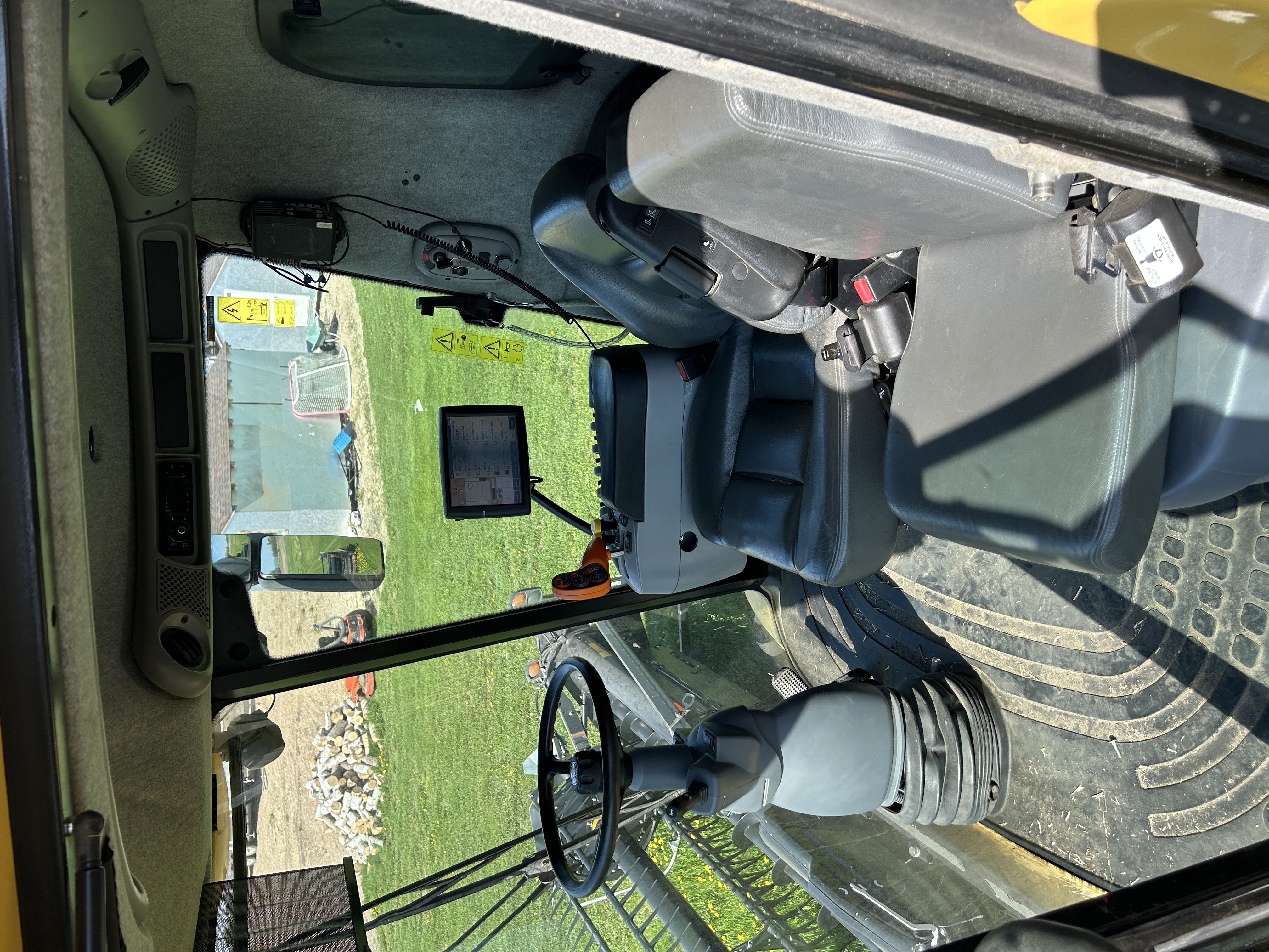 2014 New Holland CR9090Z Combine