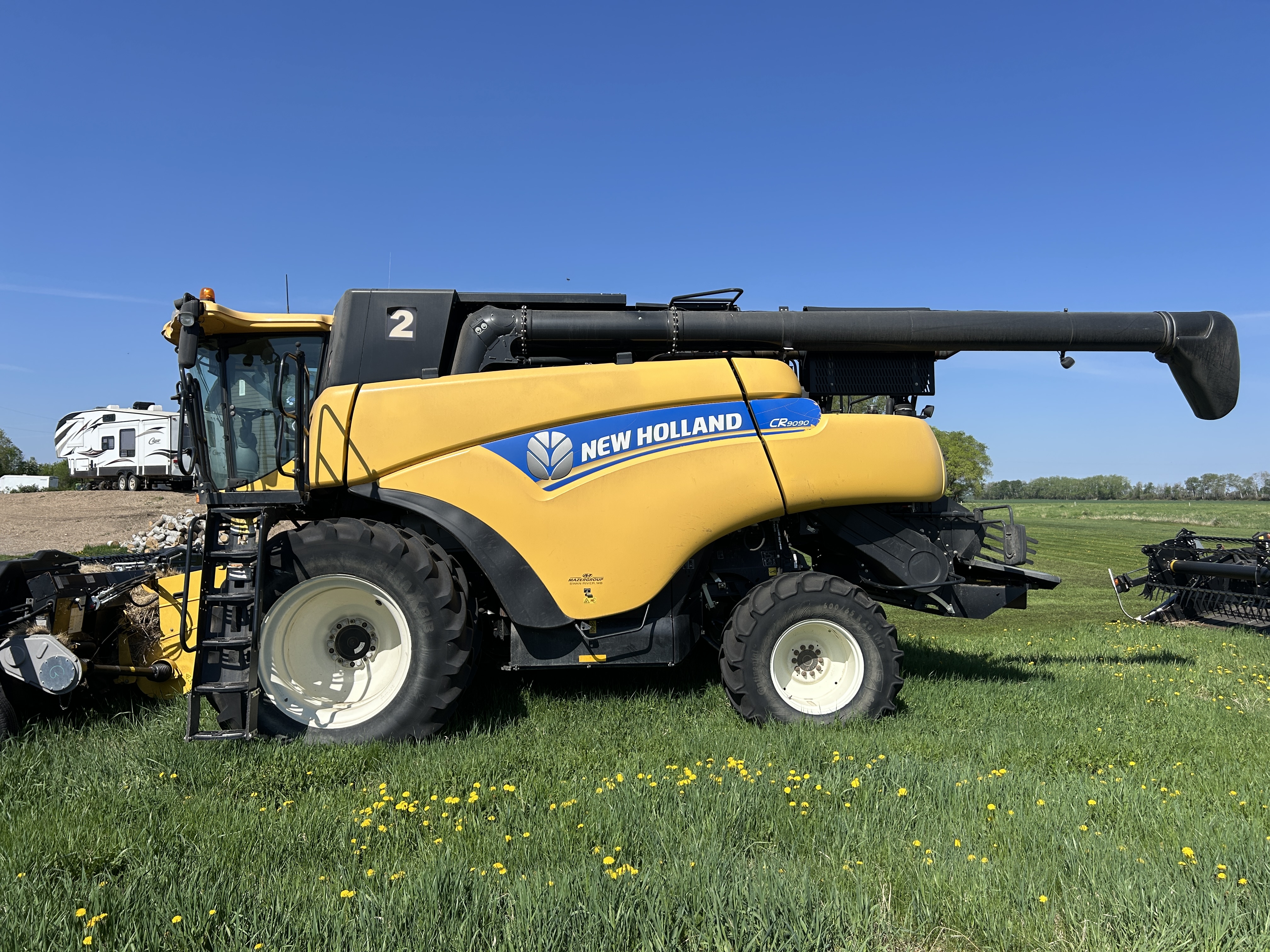 2014 New Holland CR9090Z Combine