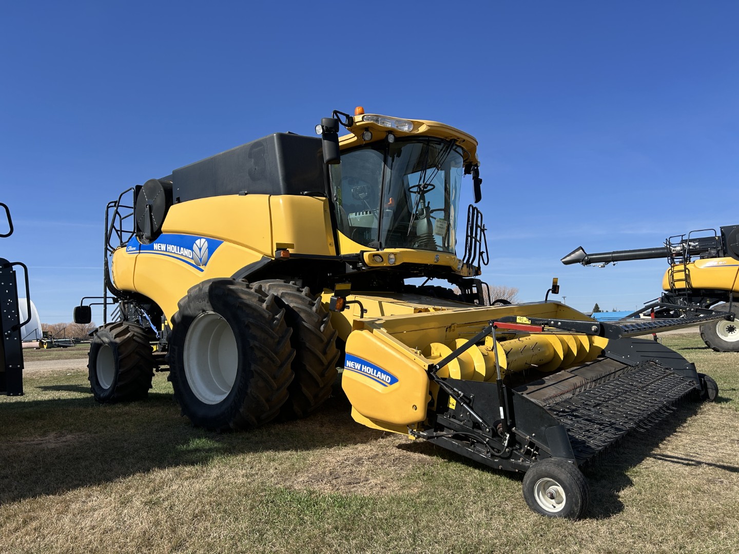 2014 New Holland CR9090Z Combine