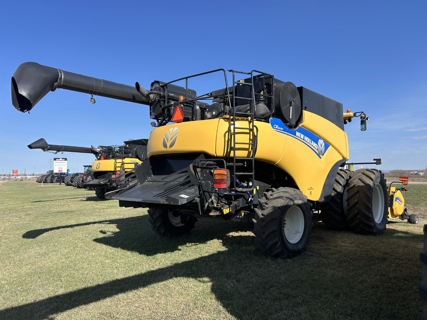 2014 New Holland CR9090Z Combine