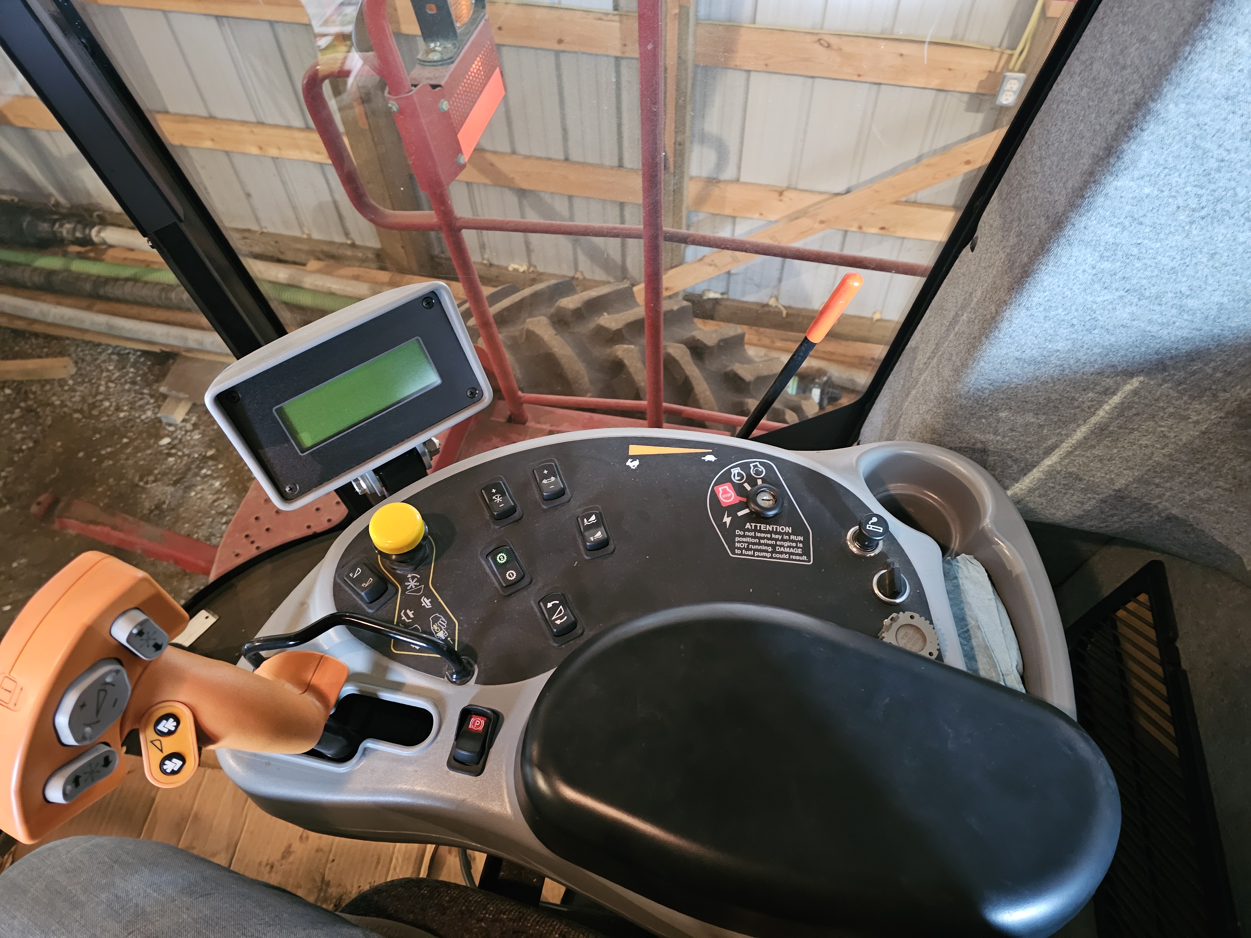 2007 New Holland HW325 Windrower