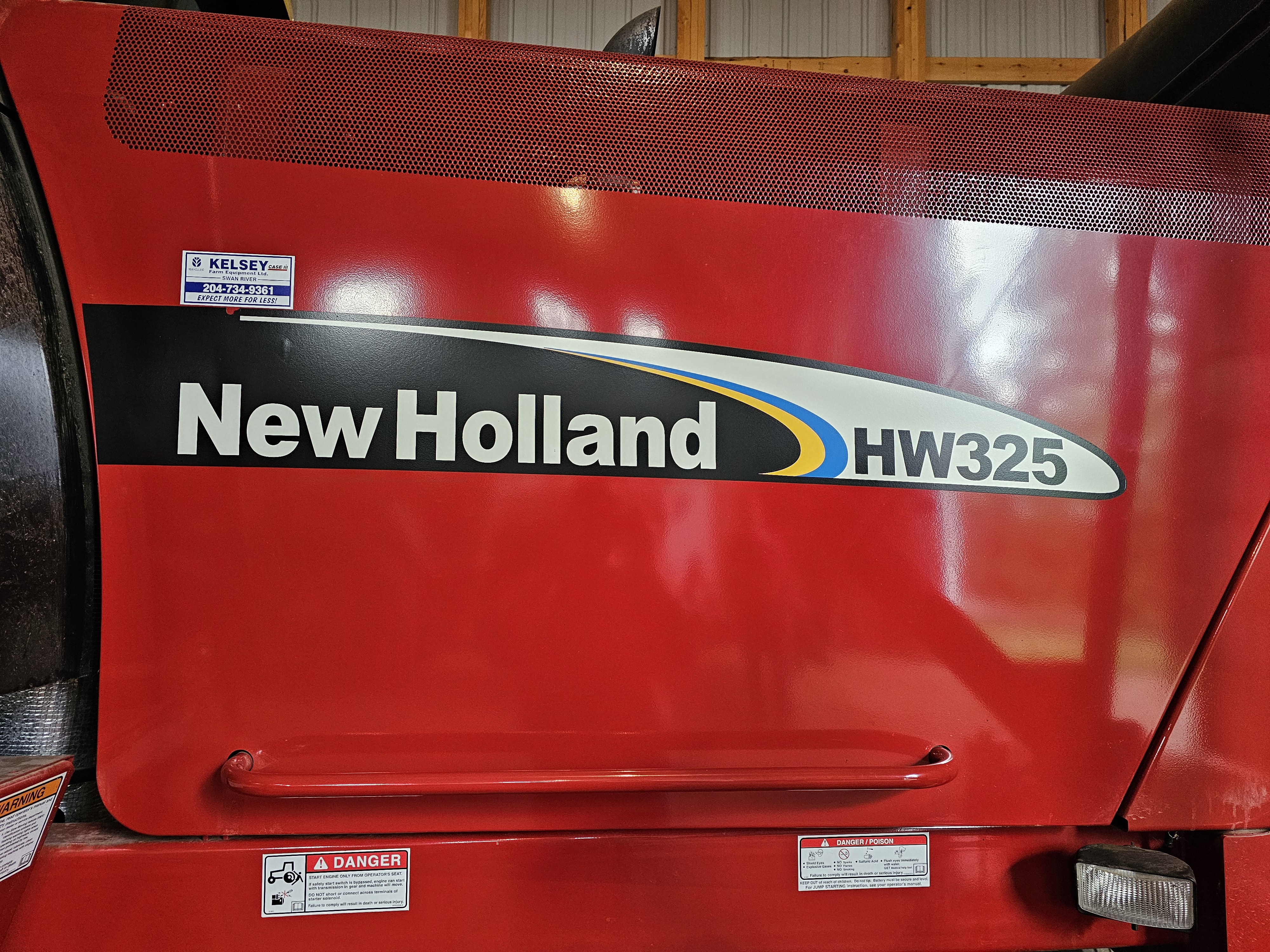 2007 New Holland HW325 Windrower