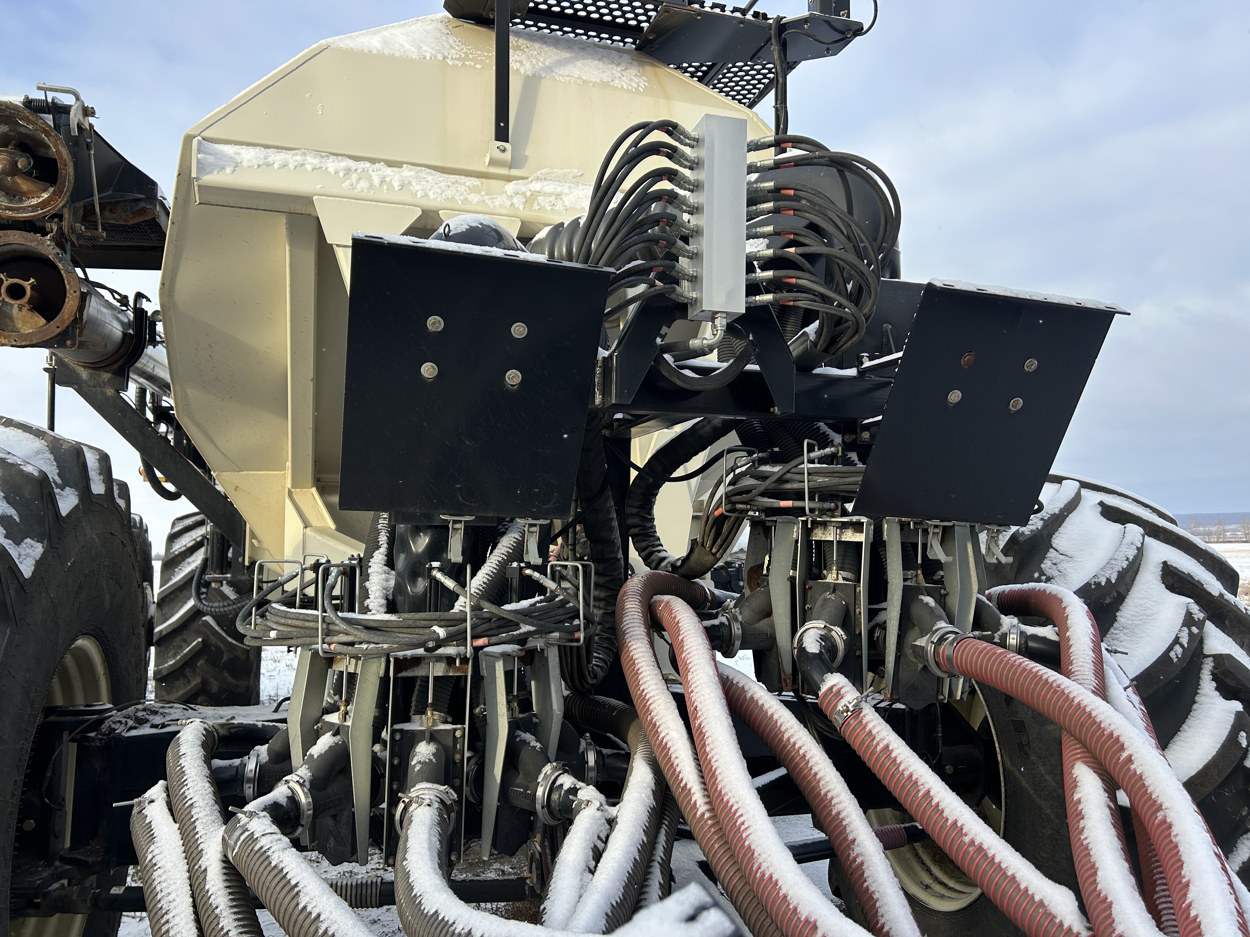 2015 Bourgault 7950 ASC Air Tank/Cart