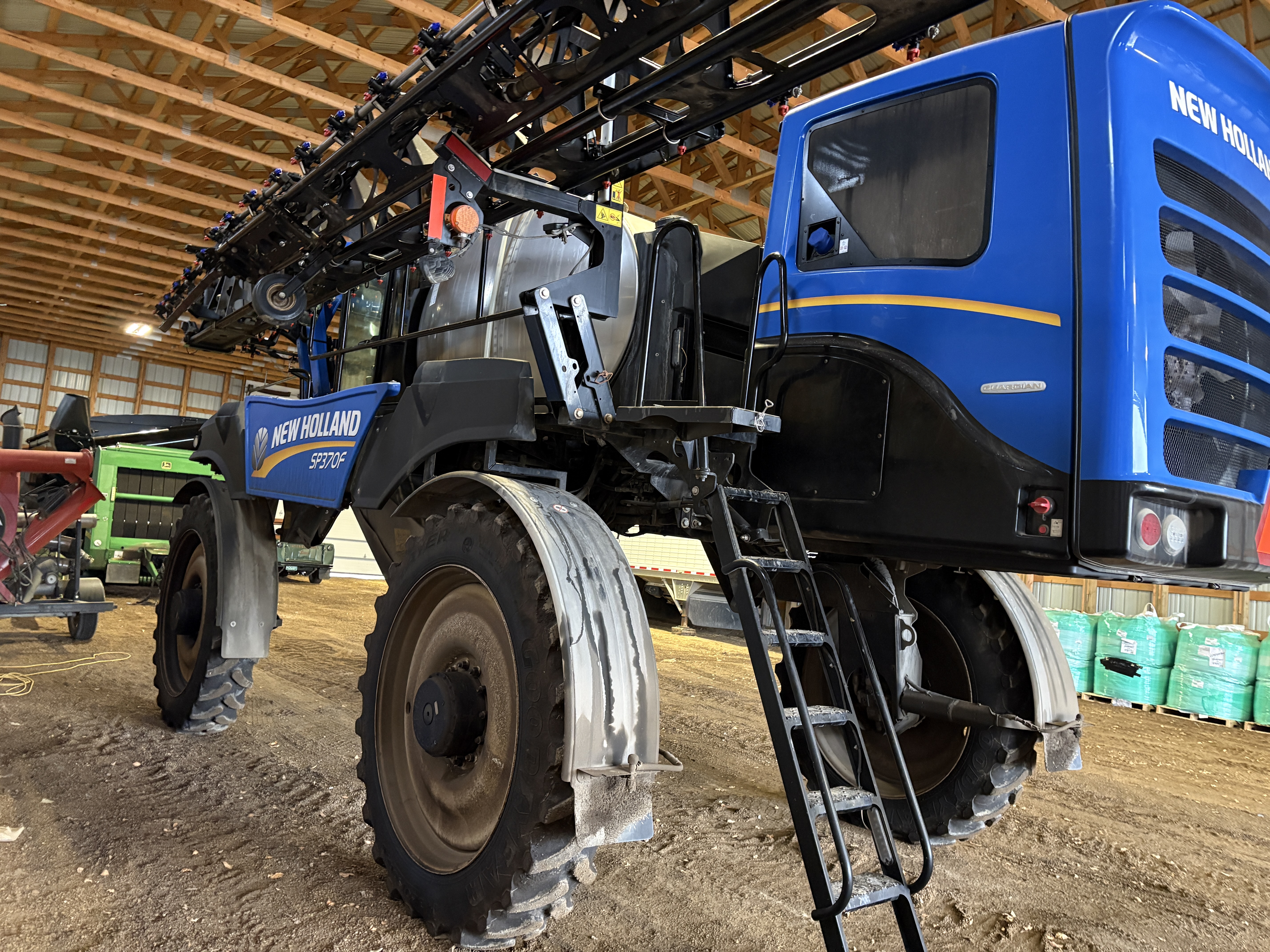 2022 New Holland SP.370F Sprayer/High Clearance