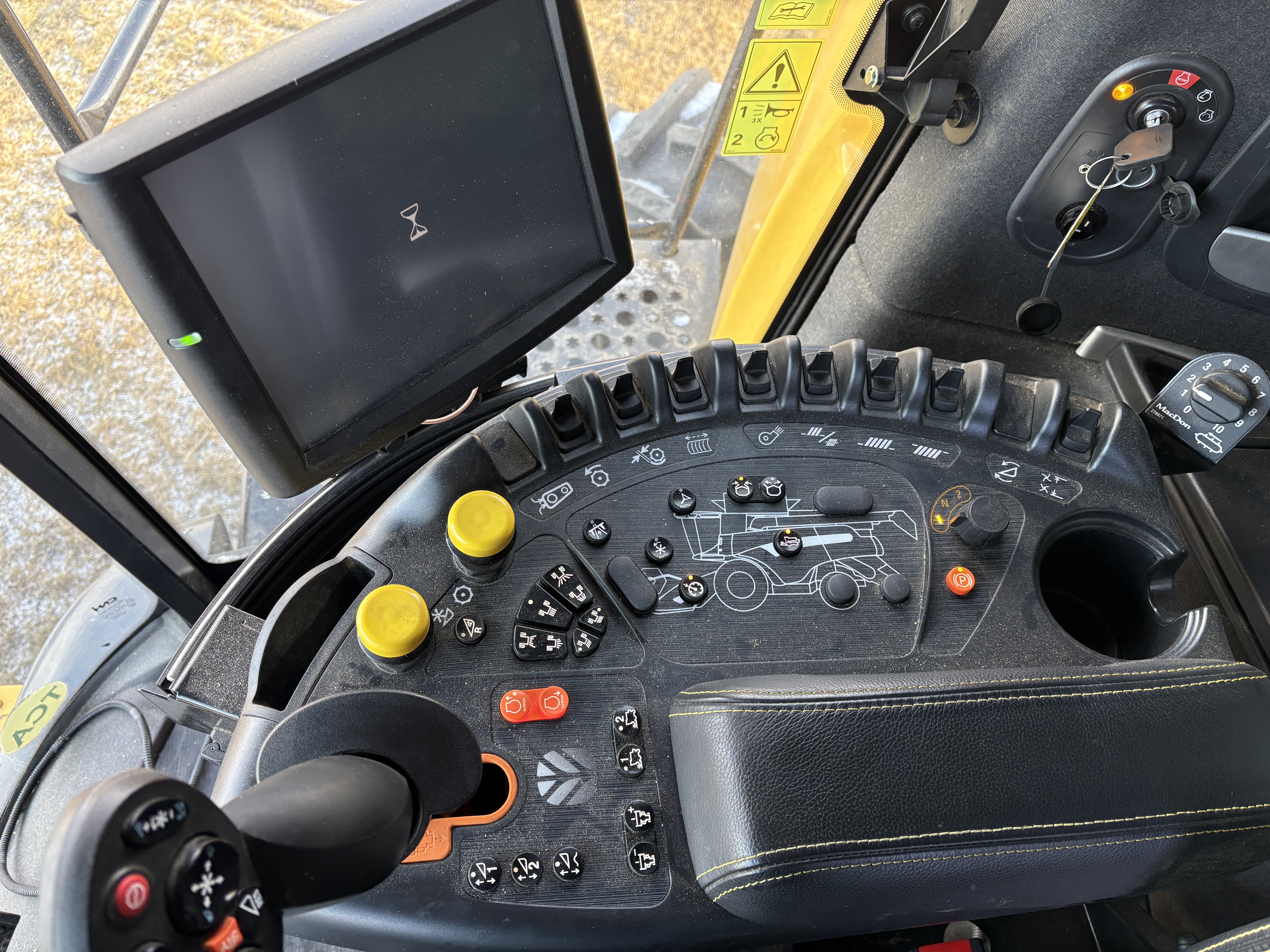 2024 New Holland CR9.90Z Combine