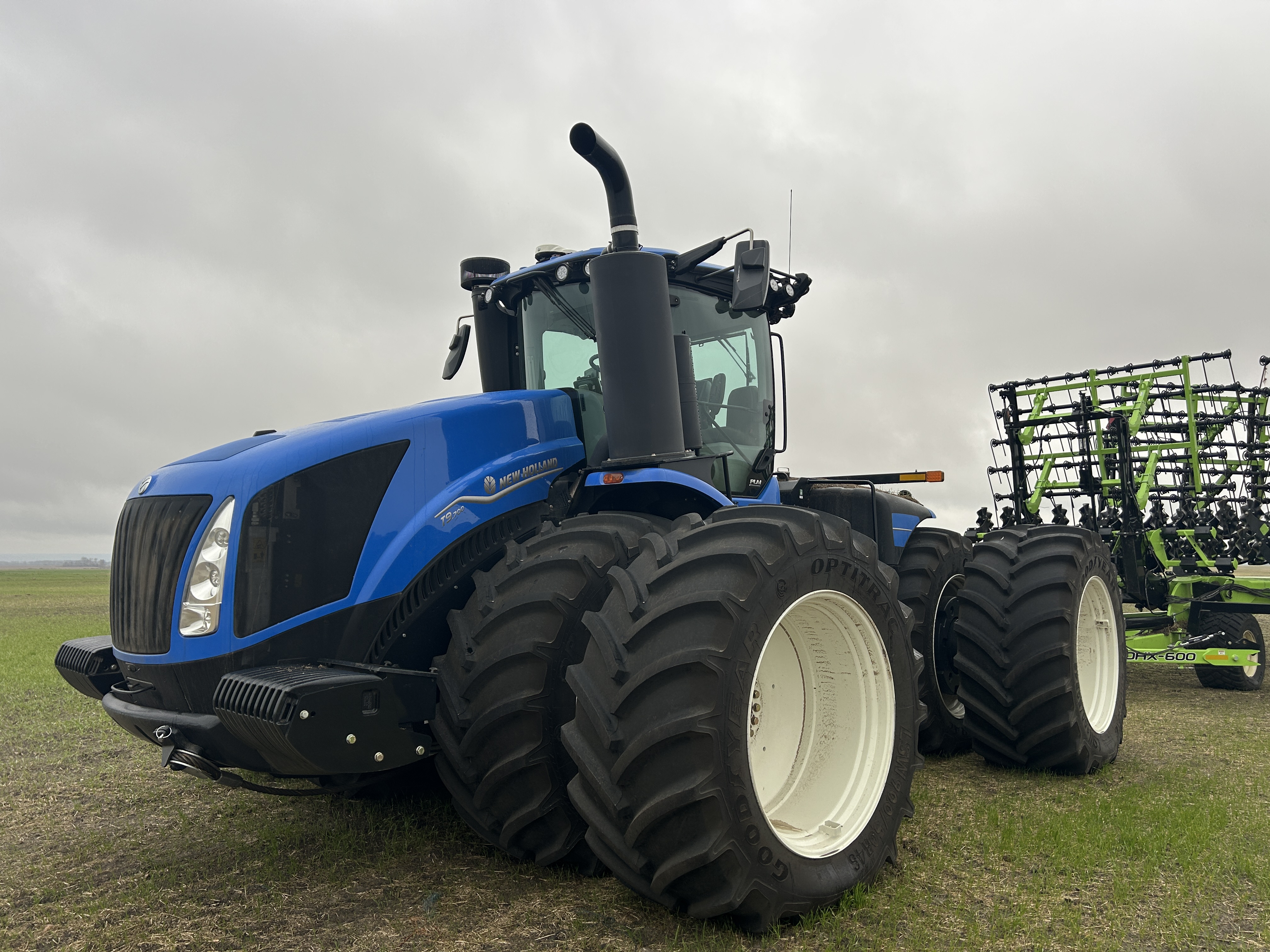 2025 New Holland T9.700 PLMI Tractor 4WD