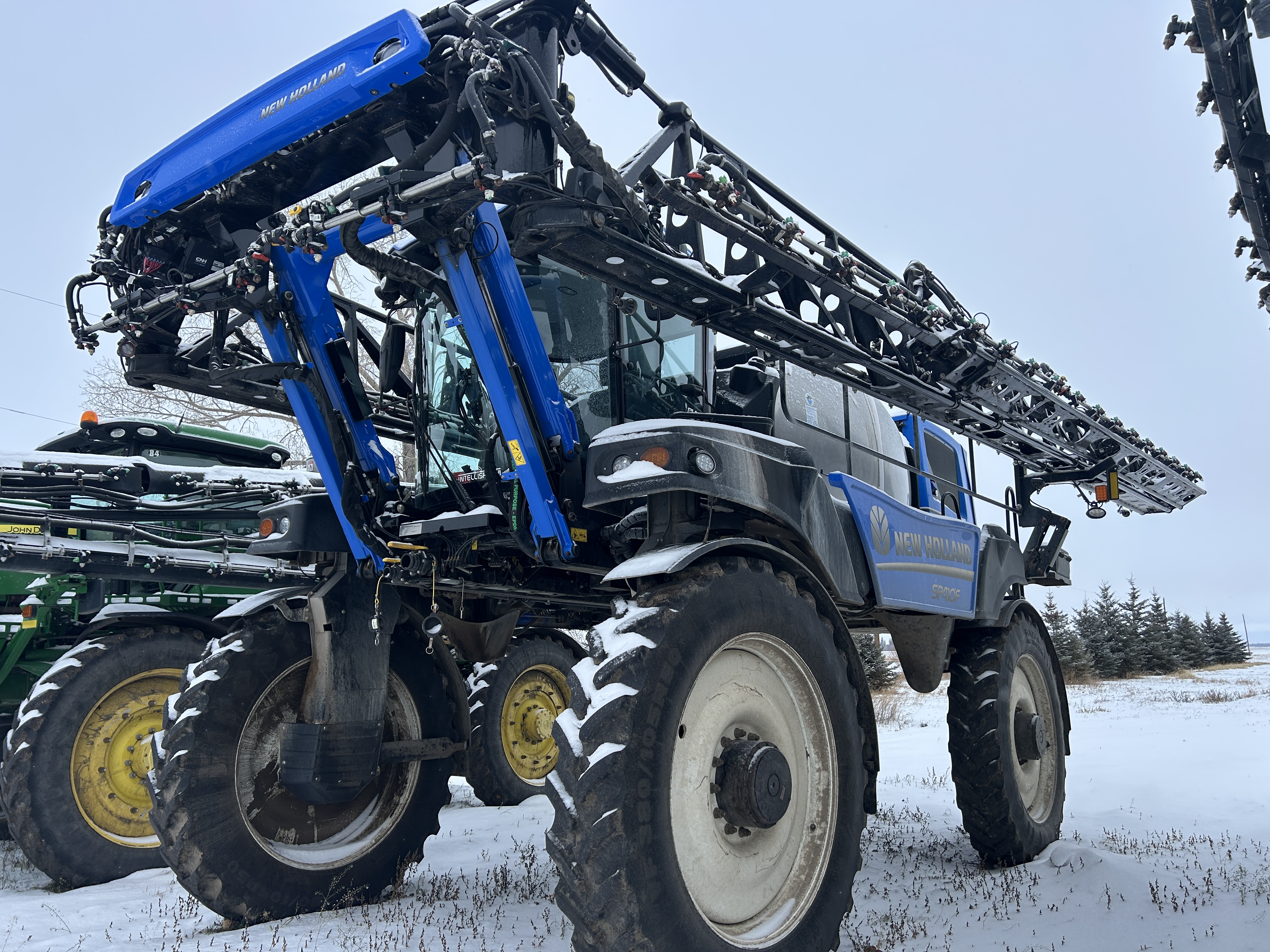 2025 New Holland SP.410F Sprayer/High Clearance