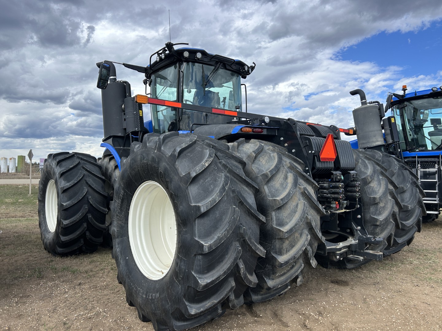 2025 New Holland T9.700 PLMI Tractor 4WD