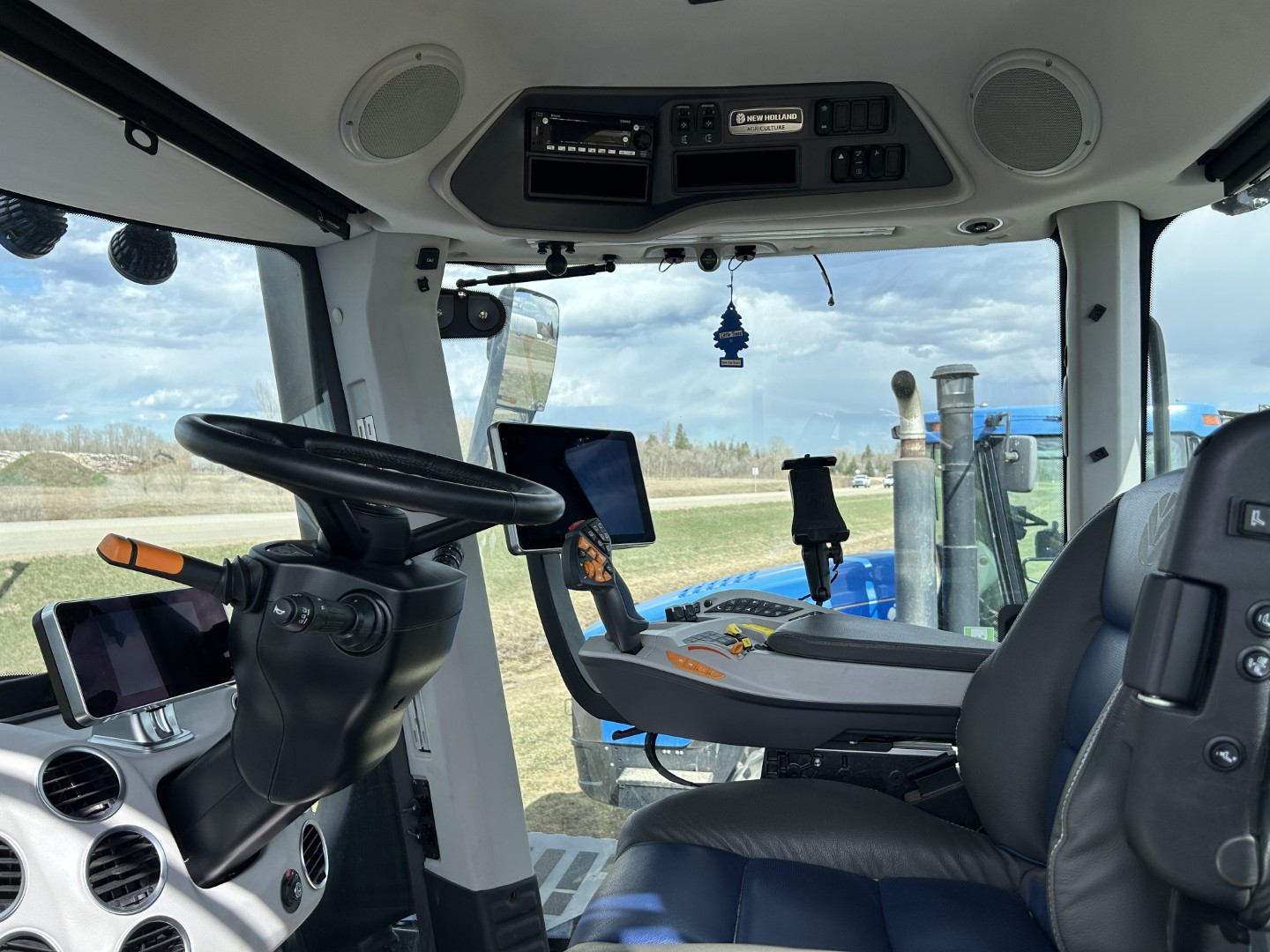 2025 New Holland T9.700 PLMI Tractor 4WD