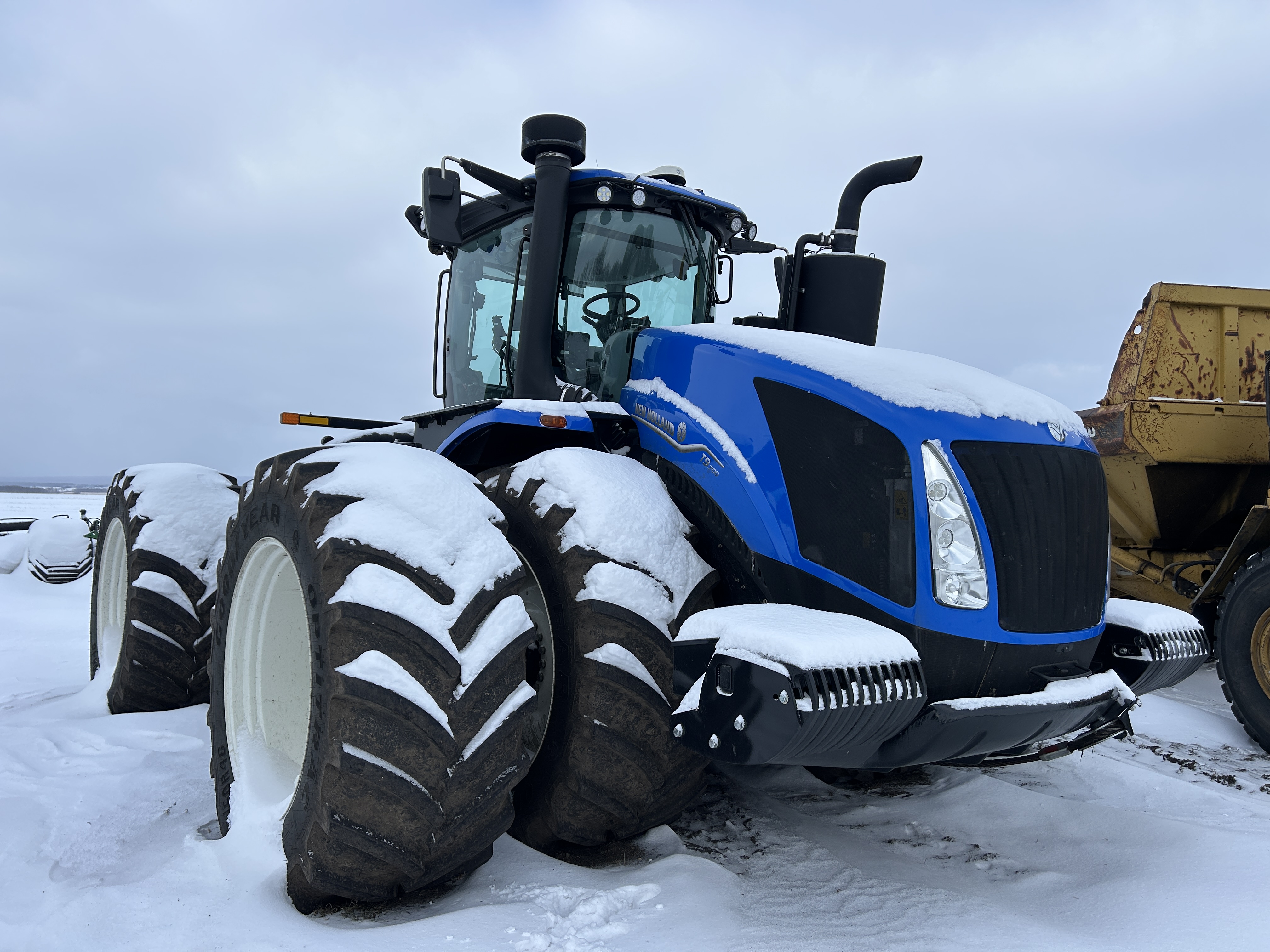 2025 New Holland T9.700 PLMI Tractor 4WD