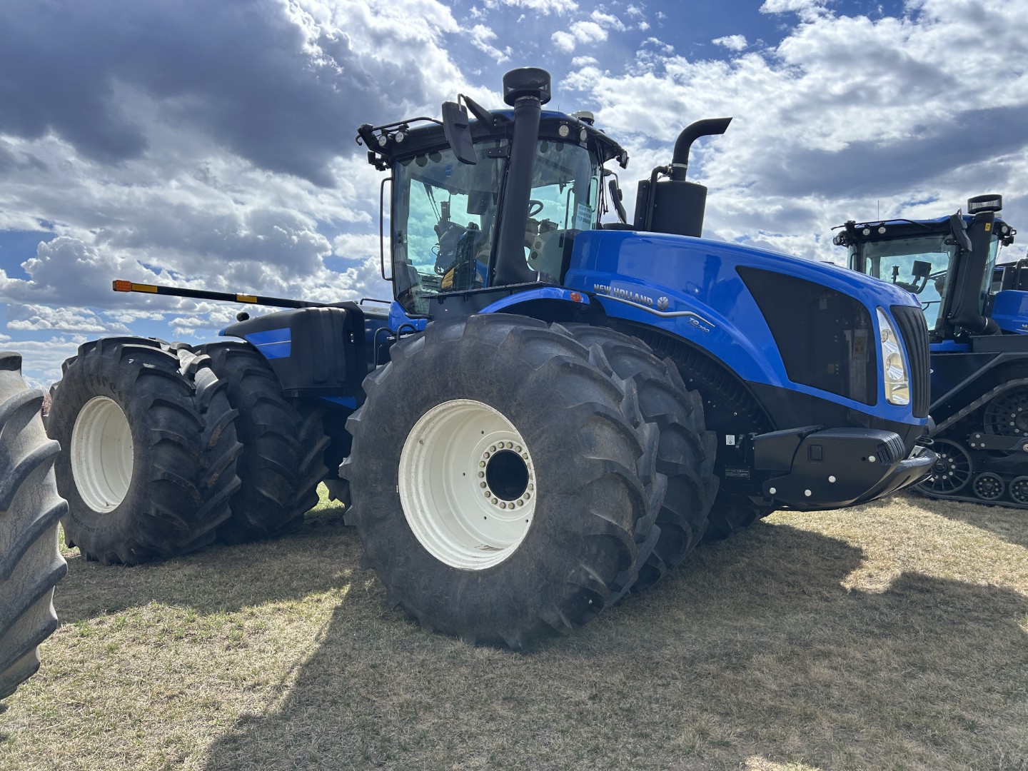 2025 New Holland T9.700 PLMI Tractor 4WD