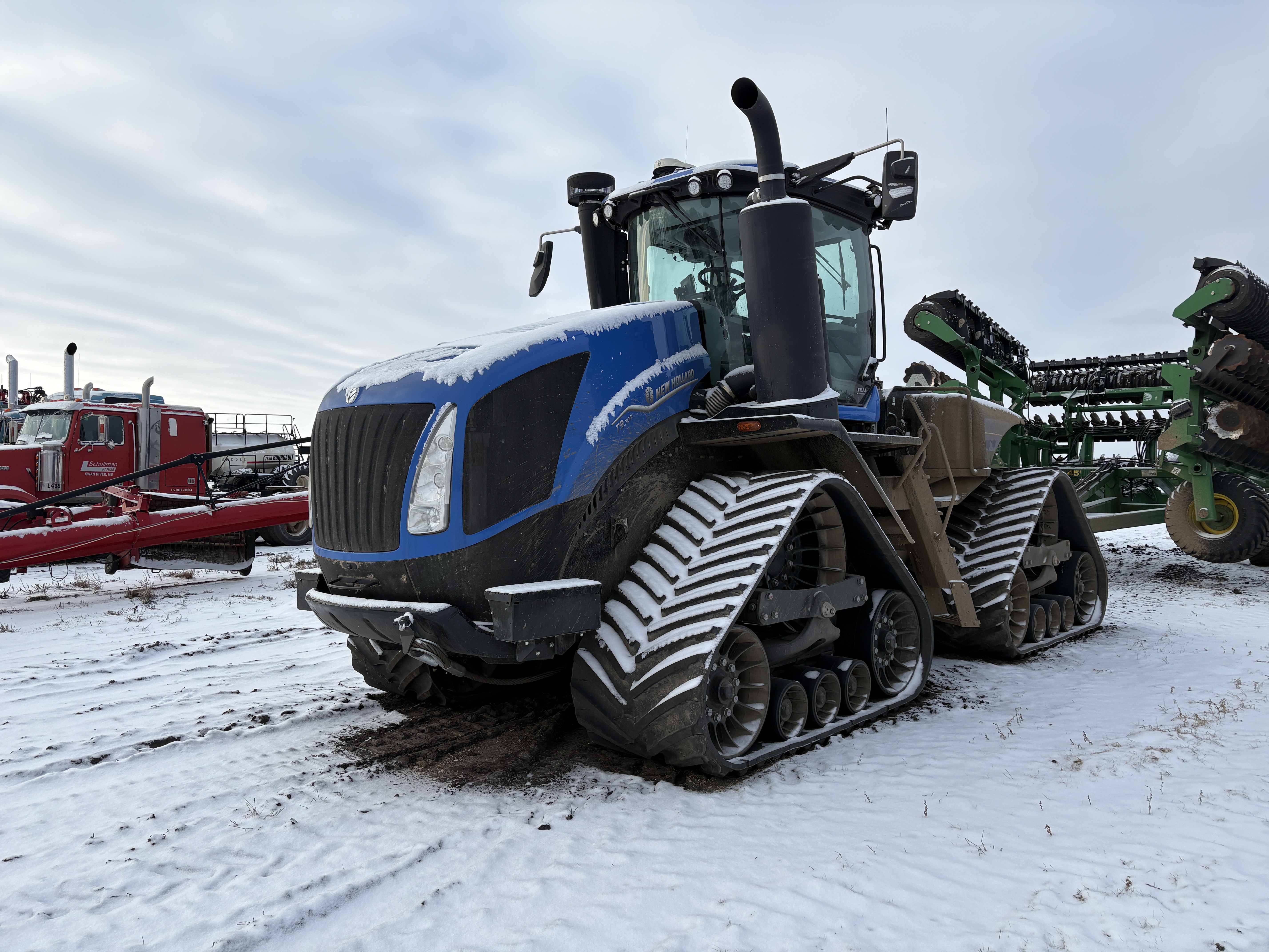 2024 New Holland T9.700 Tractor Rubber Track