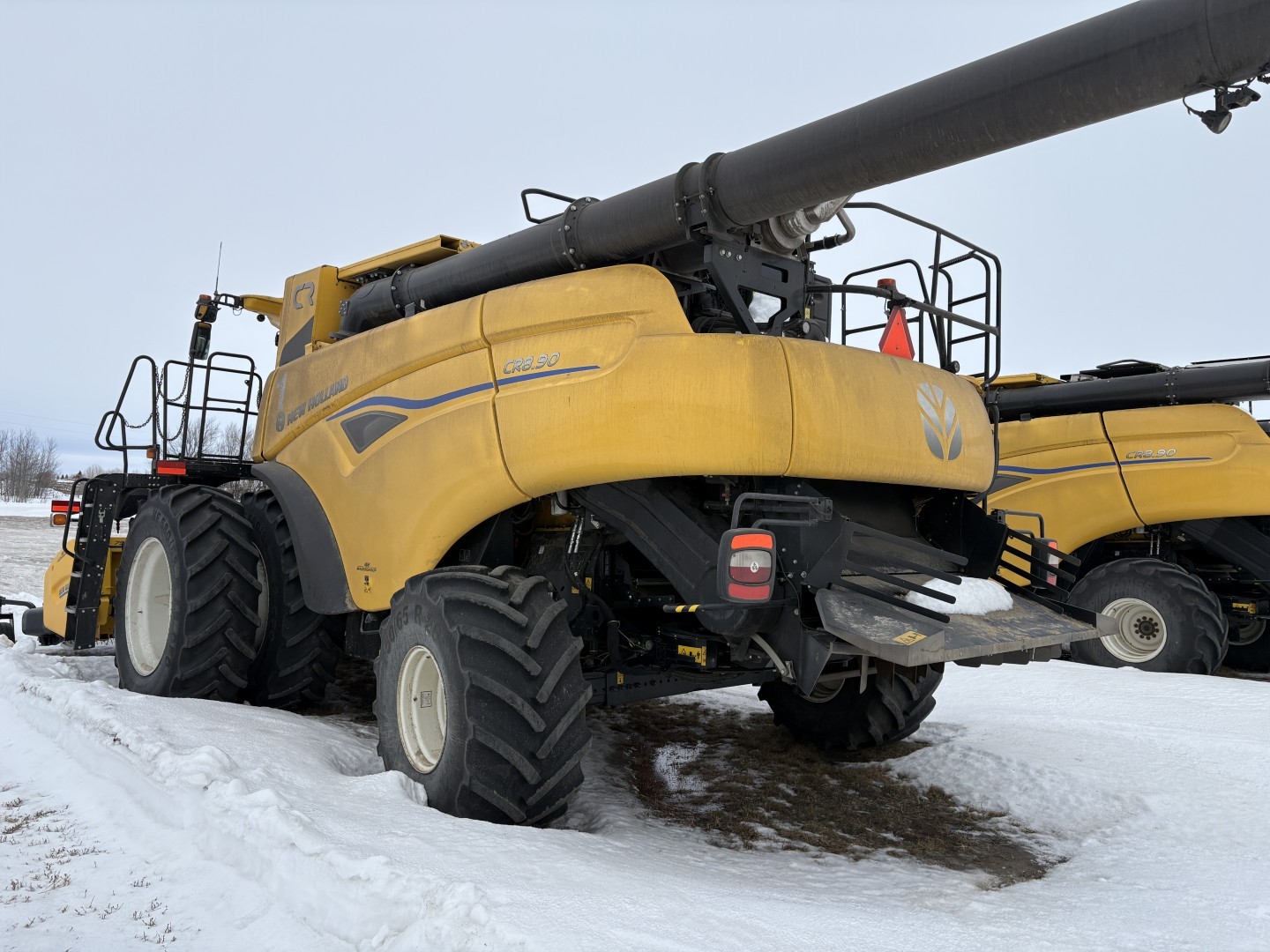 2025 New Holland CR8.90Z Combine