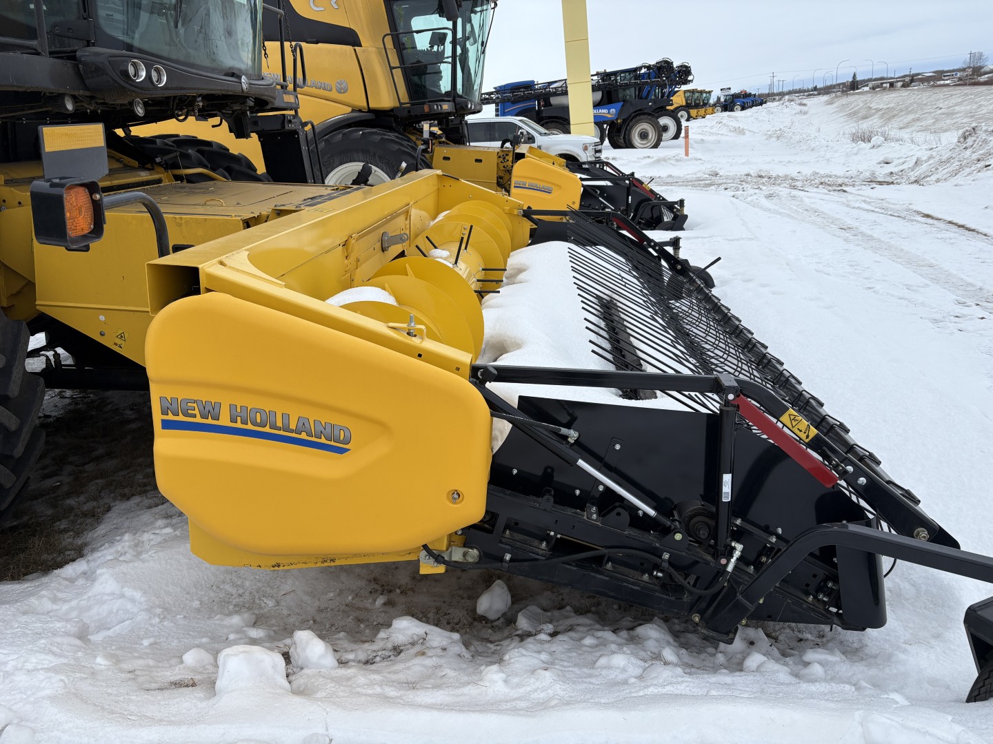 2025 New Holland CR8.90Z Combine