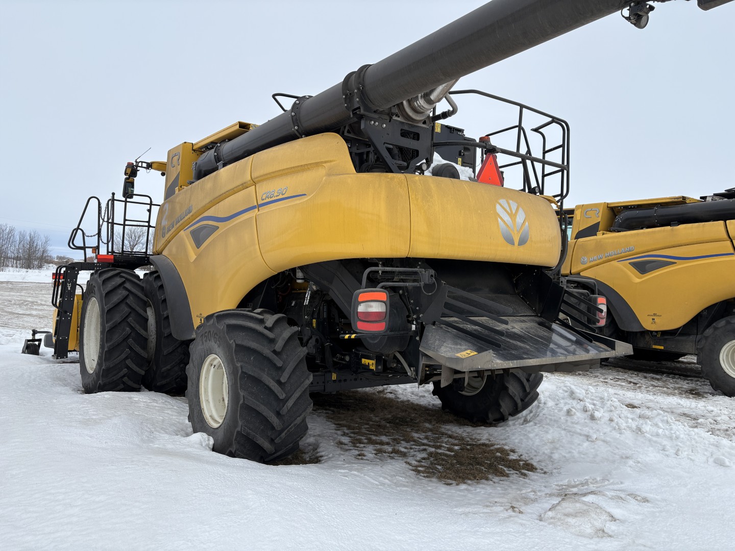 2025 New Holland CR8.90Z Combine