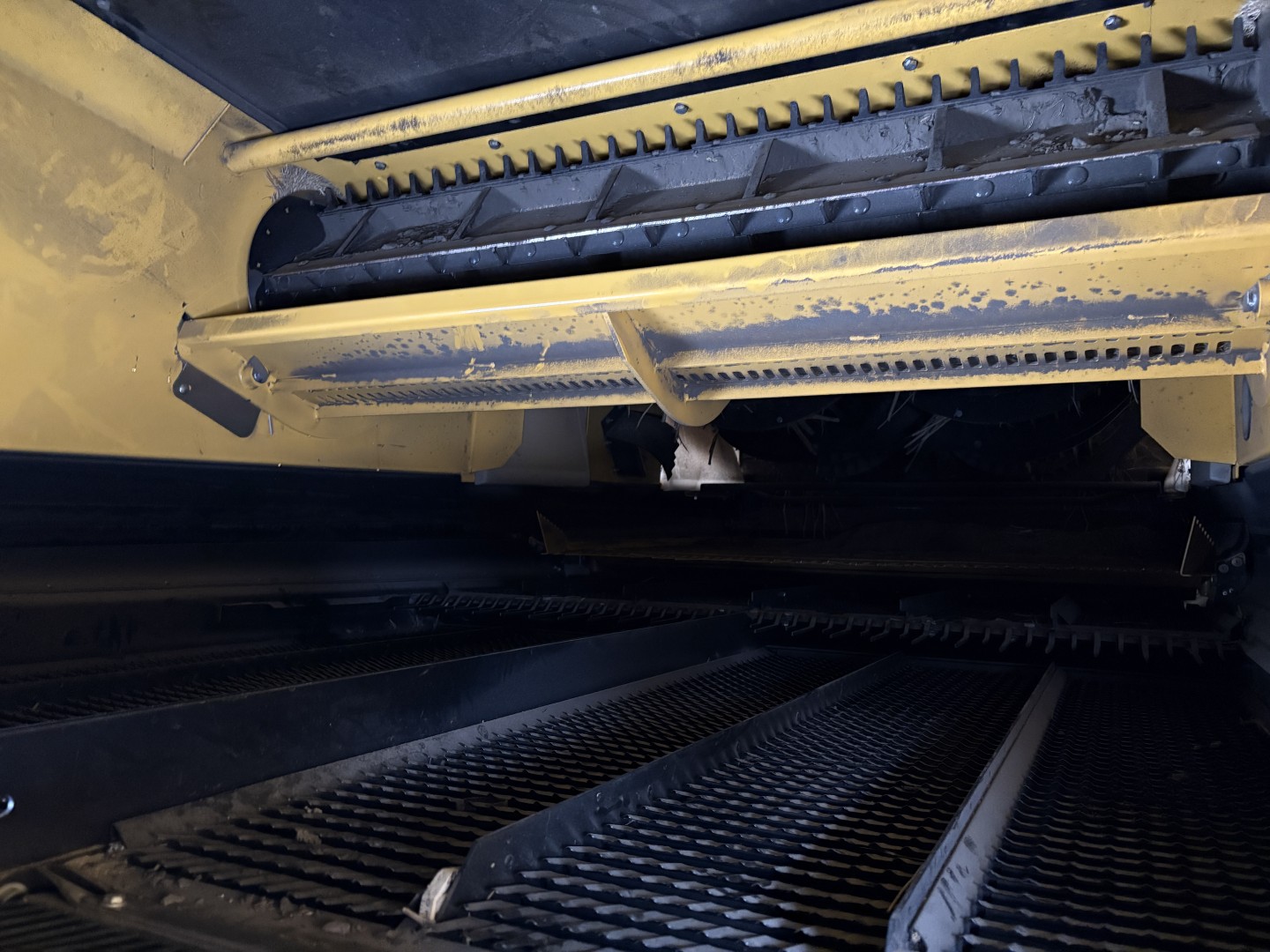 2025 New Holland CR8.90Z Combine