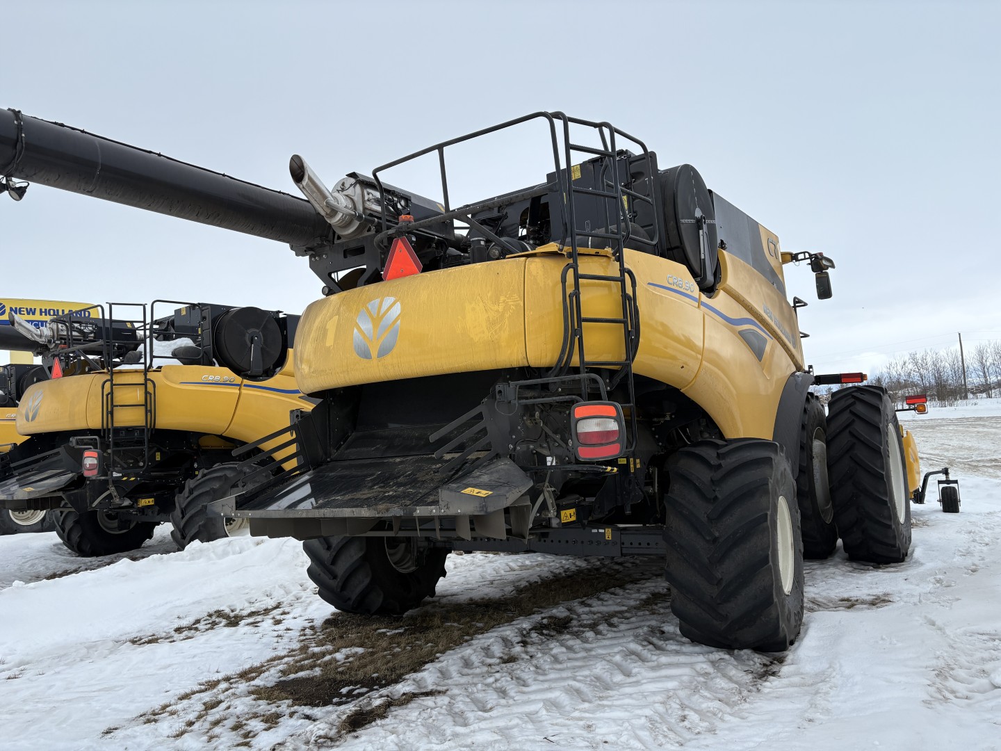 2025 New Holland CR8.90Z Combine