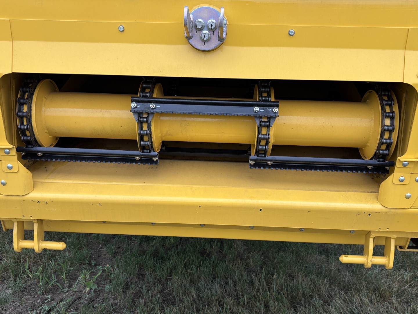 2025 New Holland CR8.90Z Combine