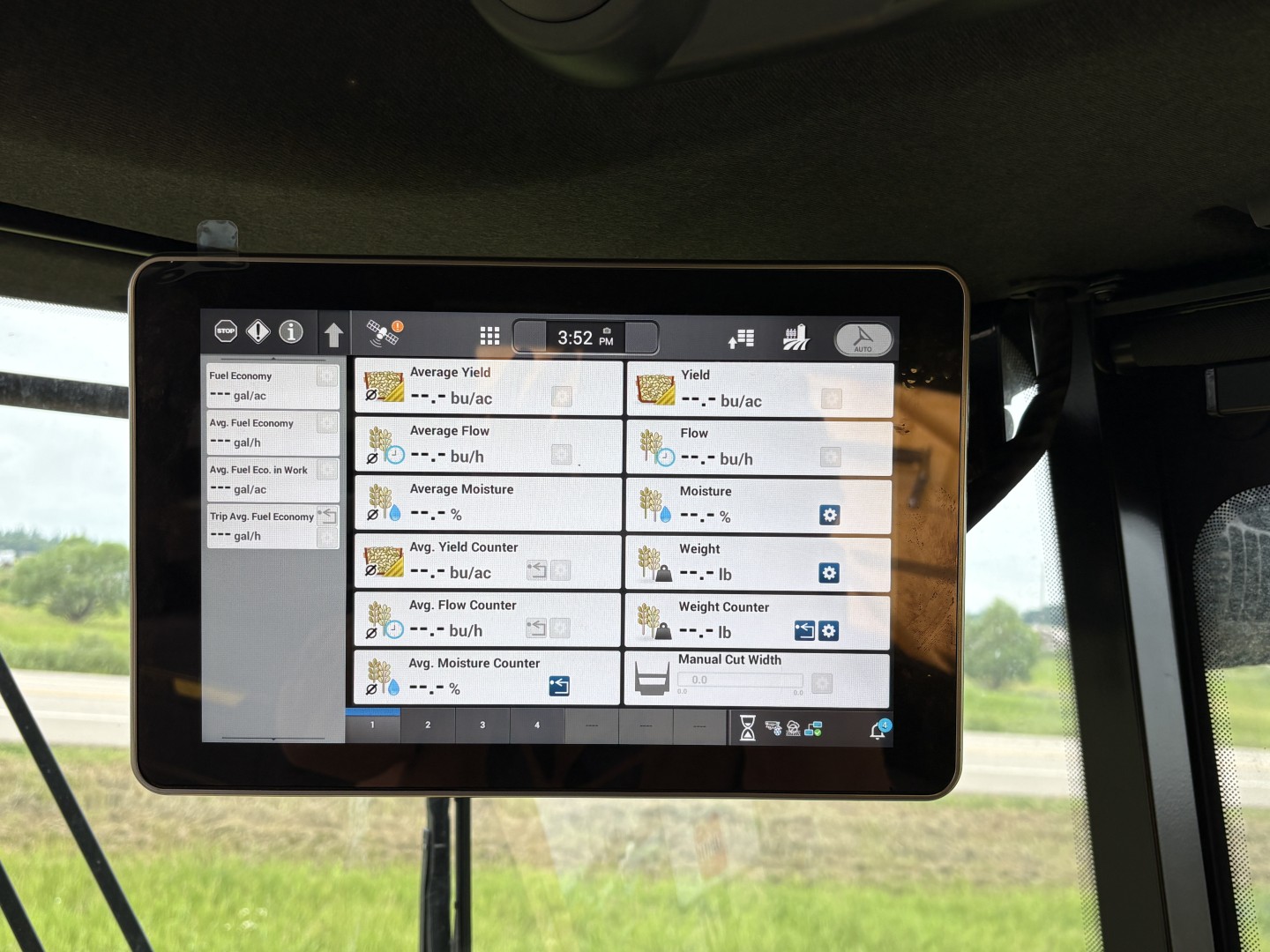 2025 New Holland CR8.90Z Combine