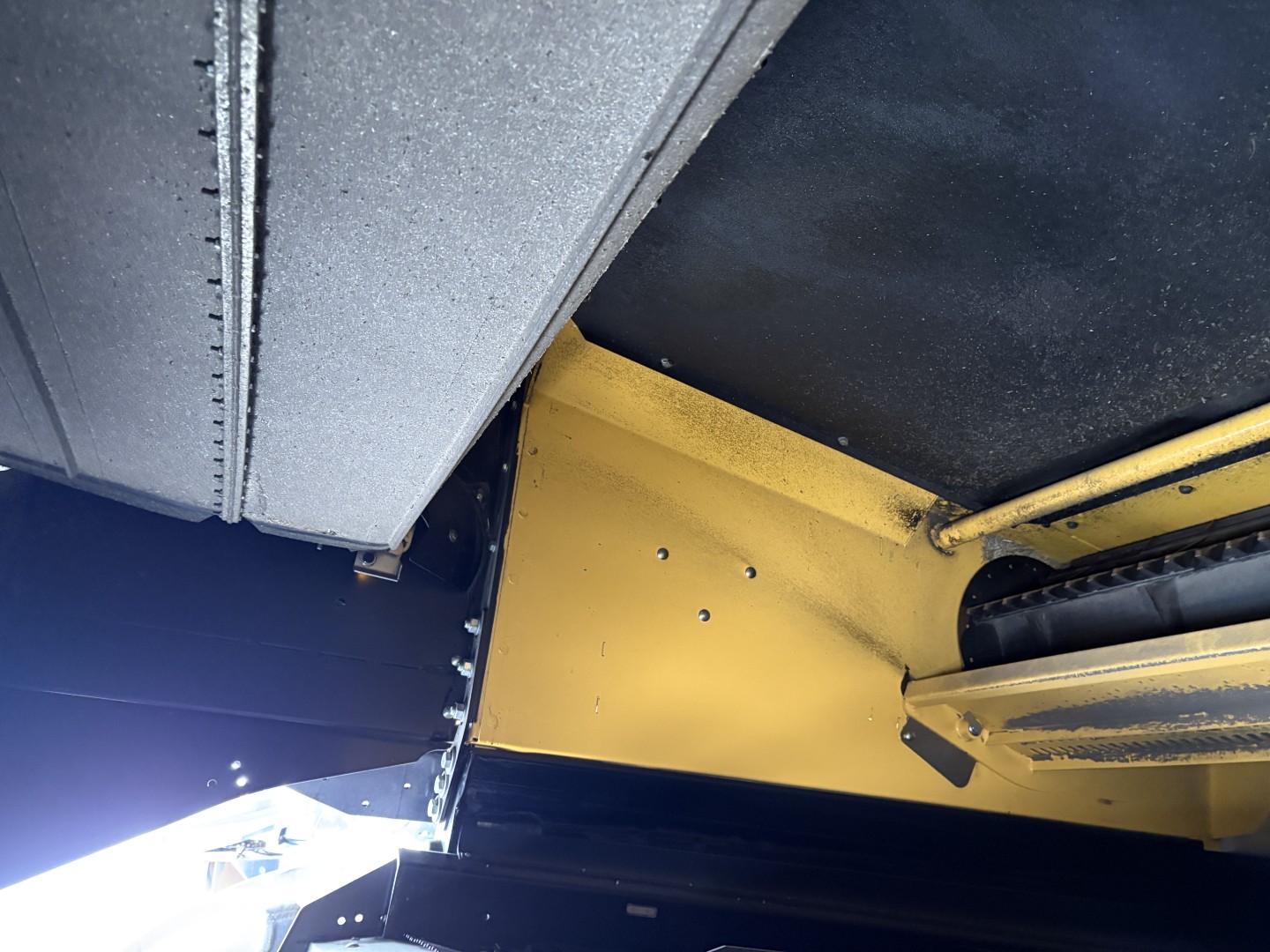 2025 New Holland CR8.90Z Combine