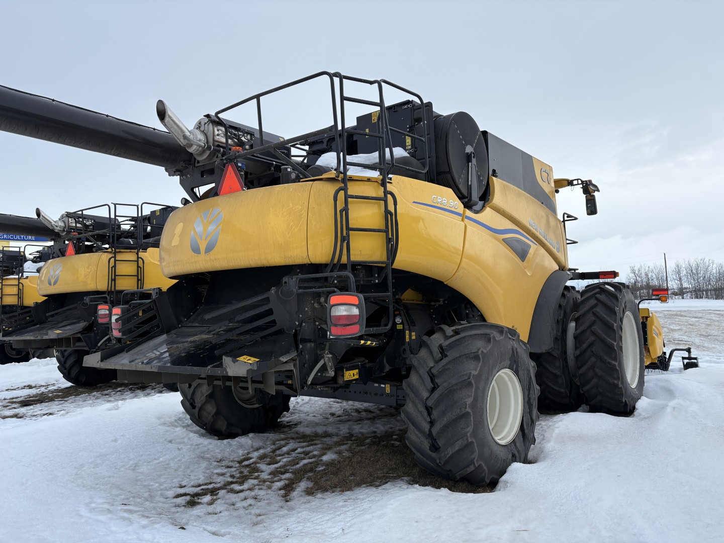 2025 New Holland CR8.90Z Combine