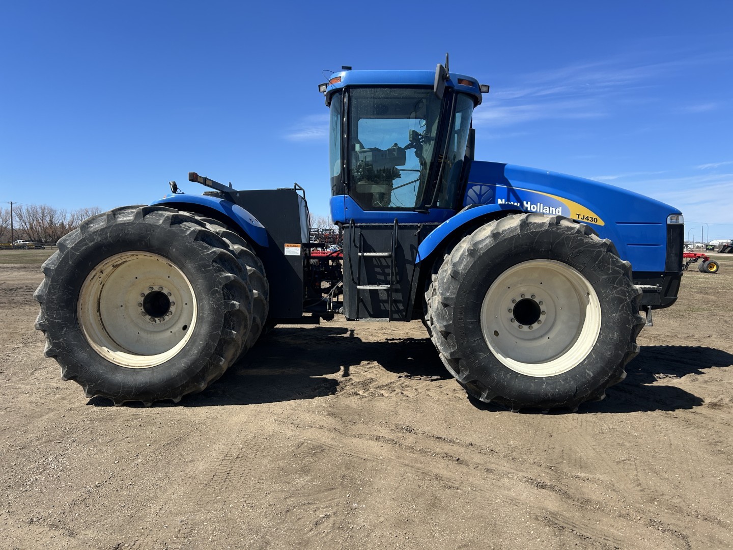 2007 New Holland TJ430 Tractor 4WD
