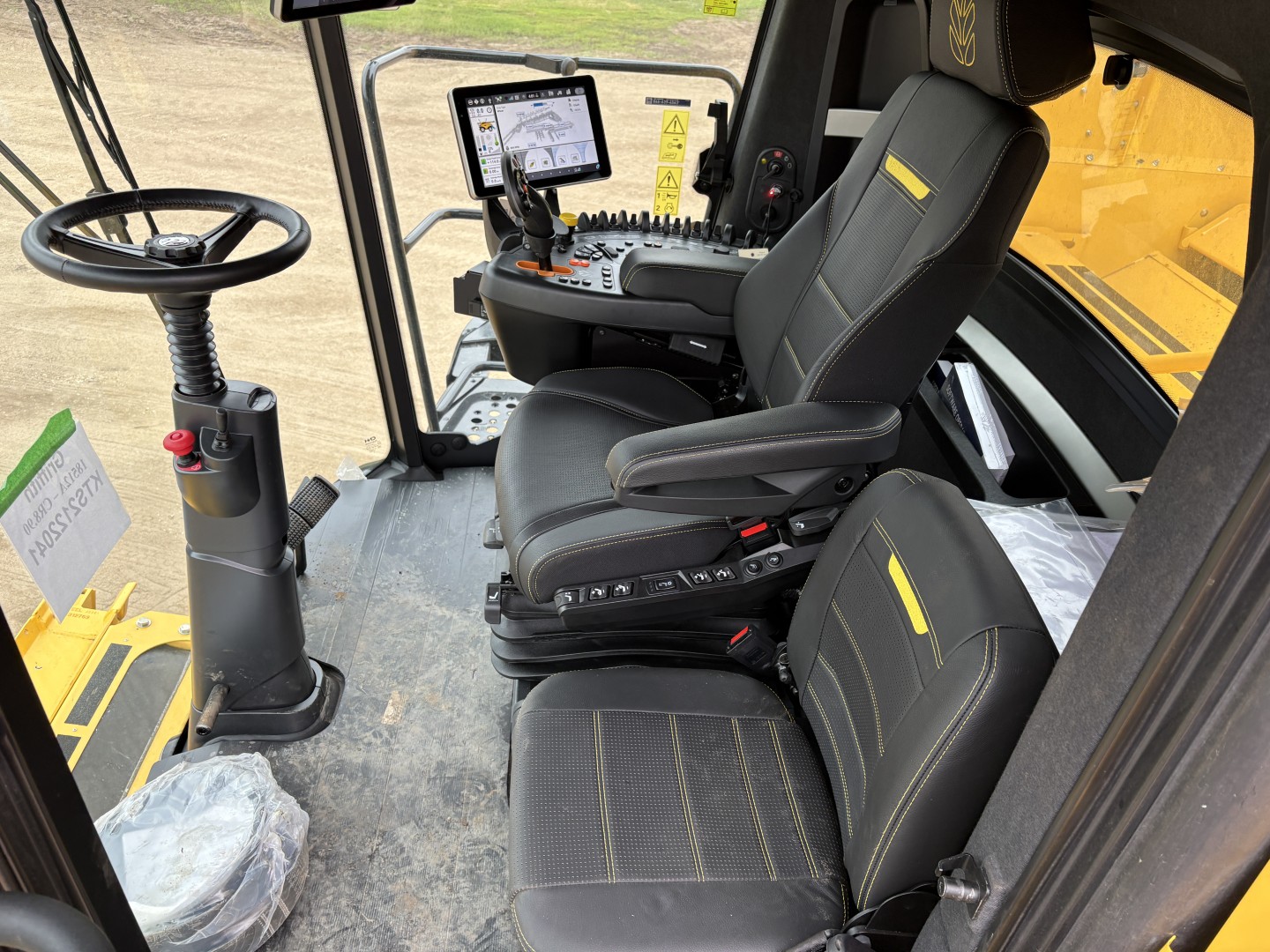2025 New Holland CR8.90Z Combine