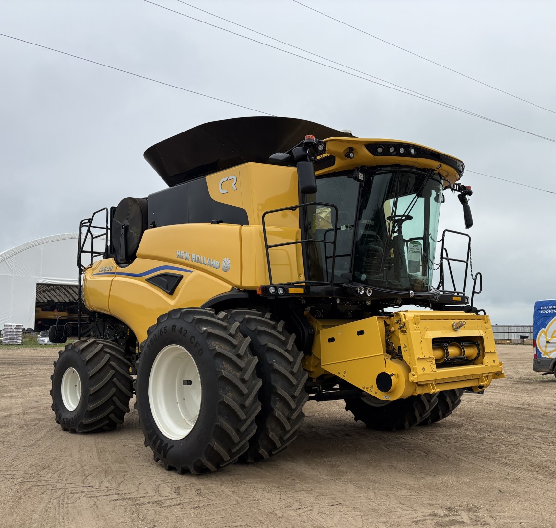 2025 New Holland CR8.90Z Combine