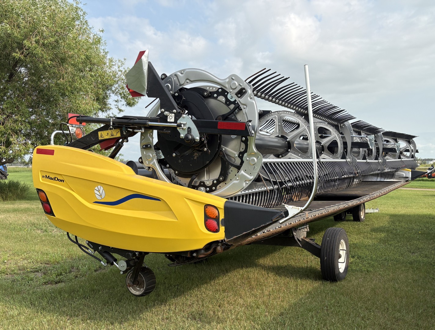 2024 MacDon FD240 Header Draper Flex