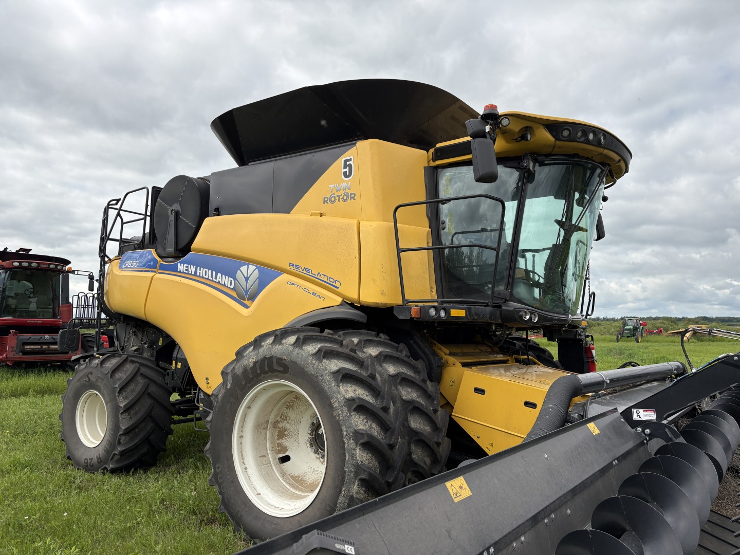 2023 New Holland CR8.90Z Combine
