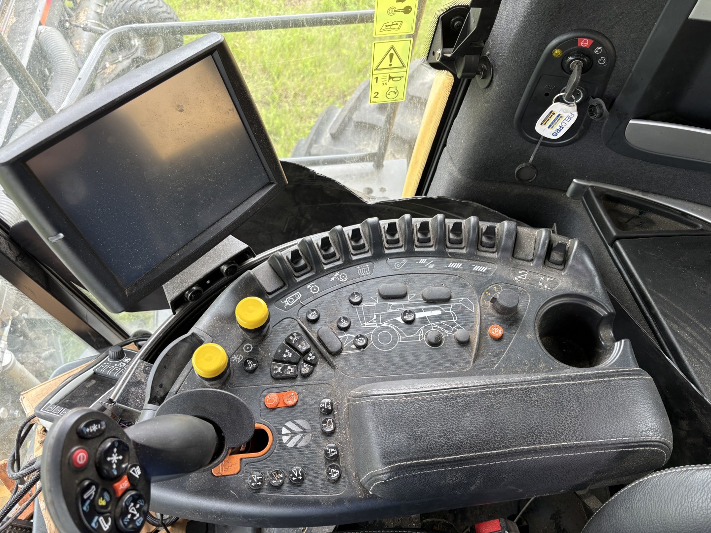 2023 New Holland CR8.90Z Combine