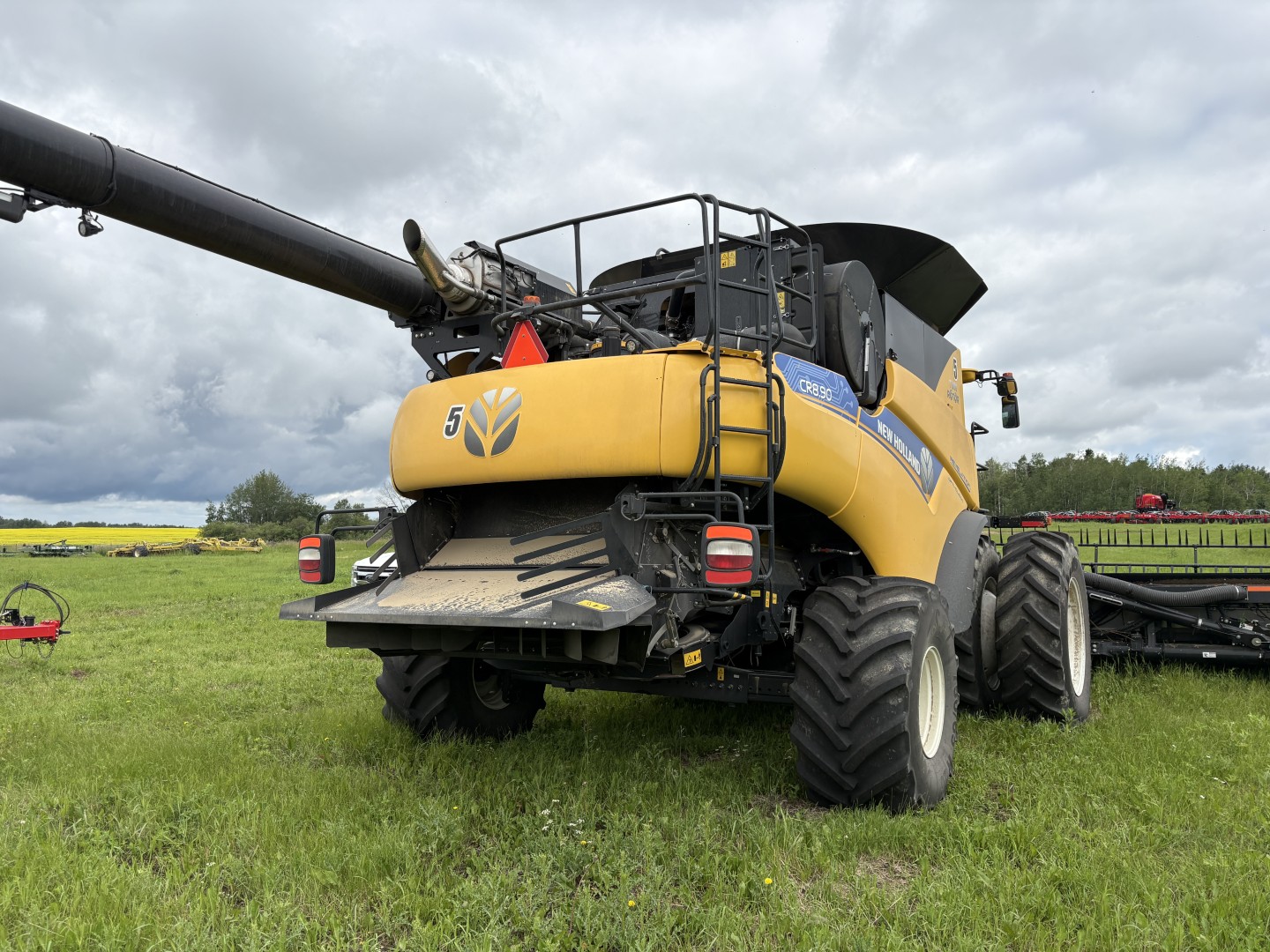 2023 New Holland CR8.90Z Combine