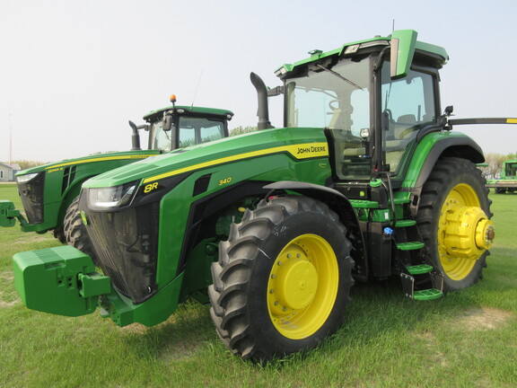 2022 John Deere 8R 340 Tractor