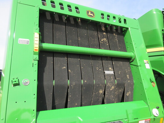 2021 John Deere 560M Baler/Round