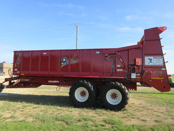 2022 Meyers 9524W MANURE SPREADER Manure Spreader