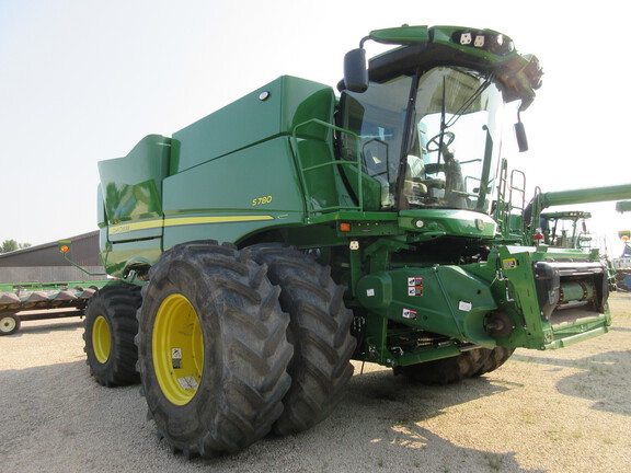 2022 John Deere S780 Combine