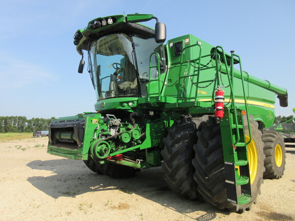 2022 John Deere S780 Combine