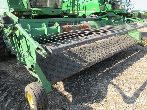 2014 John Deere 615P Header Combine