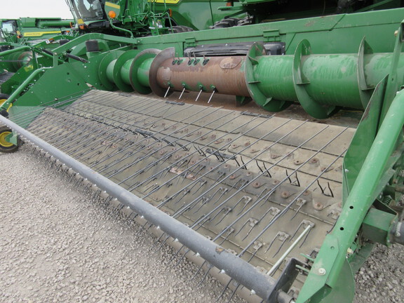 2014 John Deere 615P Header Combine