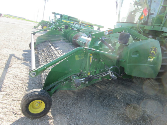 2016 John Deere 615P Header Combine