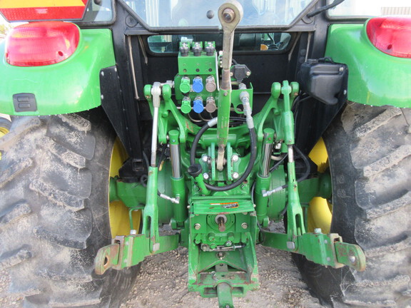 2011 John Deere 5075M Tractor