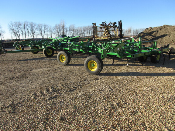 2024 John Deere 2430 Chisel Plow